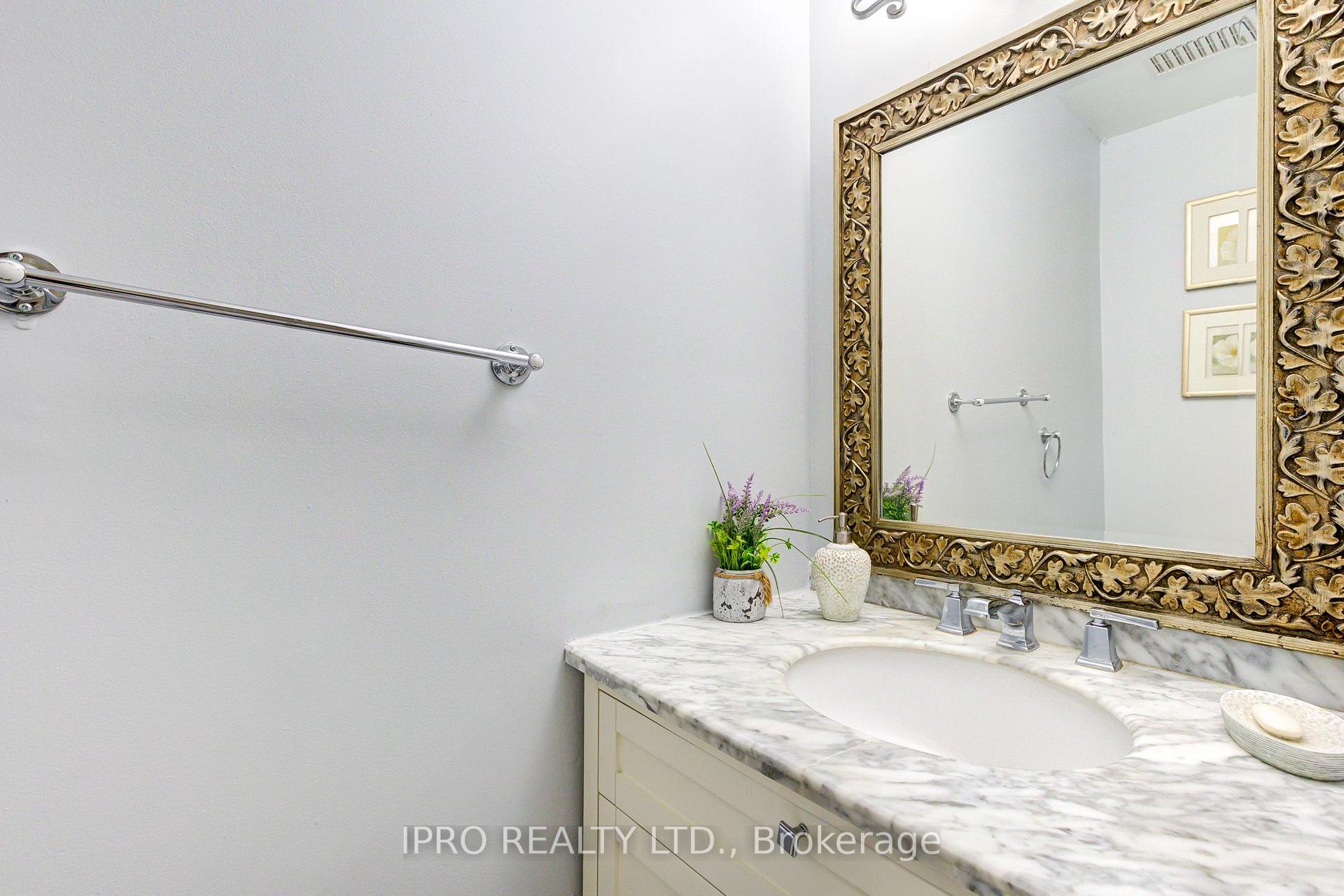 Photo 17 of 96 Deerwood Crescent, Kitchener — HOMEH