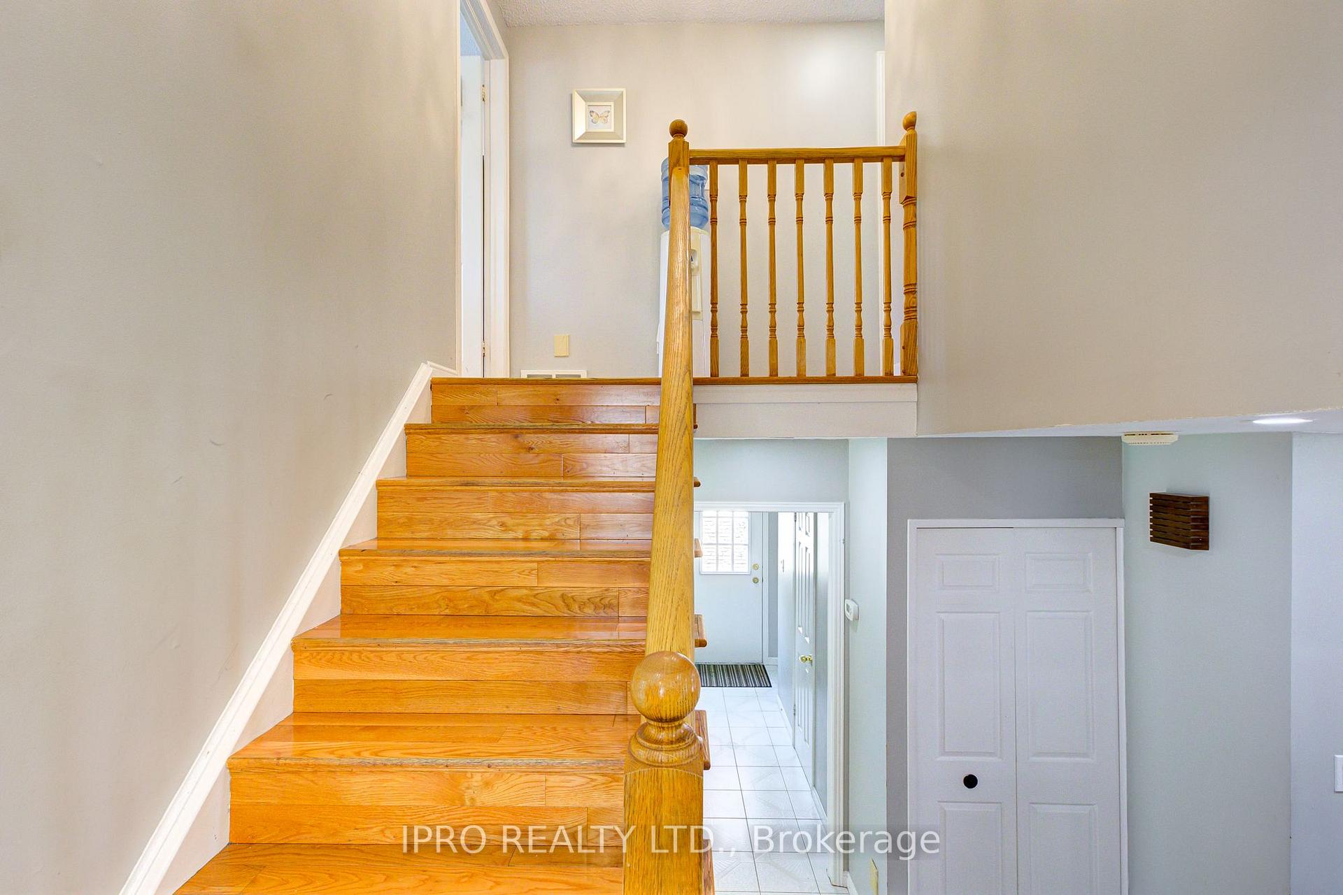 Photo 20 of 96 Deerwood Crescent, Kitchener — HOMEH