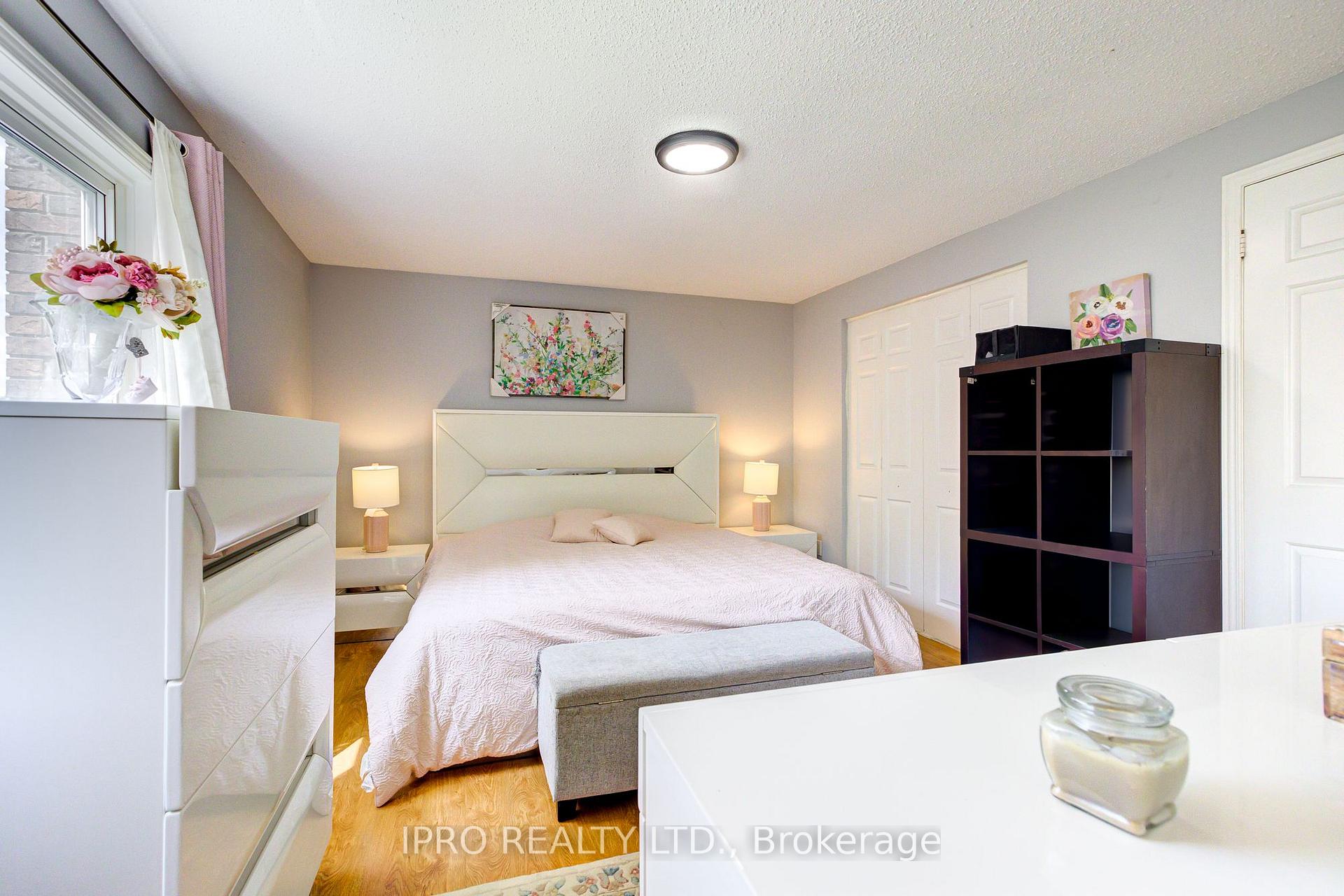 Photo 19 of 96 Deerwood Crescent, Kitchener — HOMEH