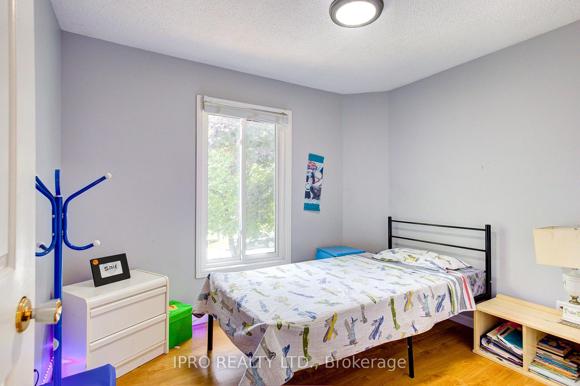 Photo 26 of 96 Deerwood Crescent, Kitchener — HOMEH