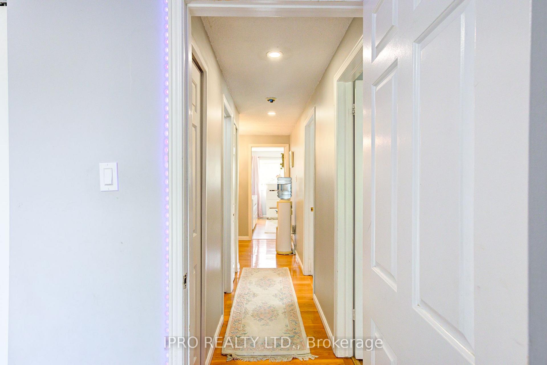 Photo 27 of 96 Deerwood Crescent, Kitchener — HOMEH