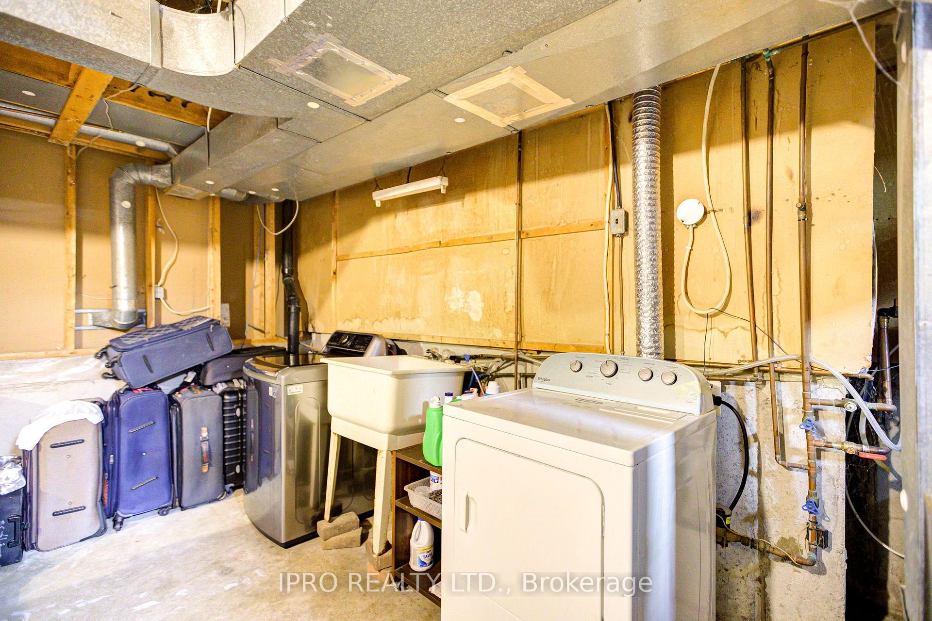 Photo 40 of 96 Deerwood Crescent, Kitchener — HOMEH