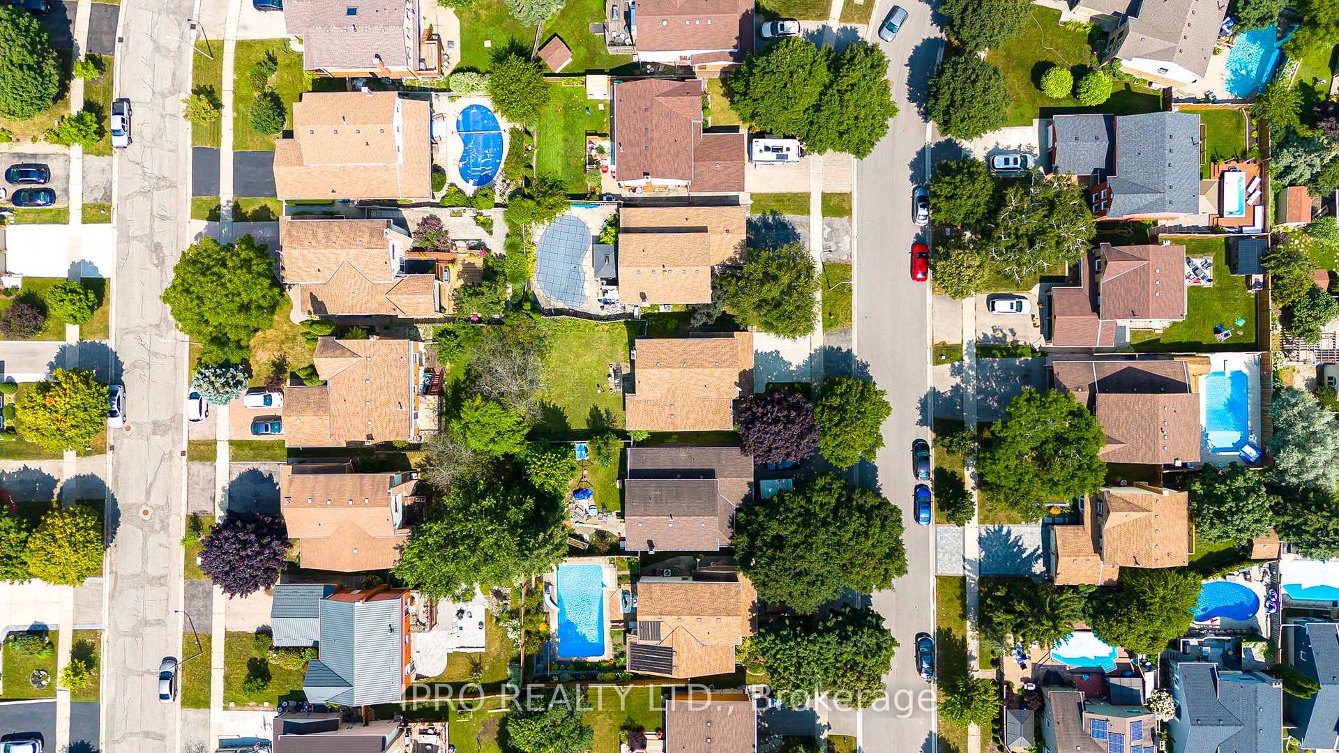 Photo 38 of 96 Deerwood Crescent, Kitchener — HOMEH