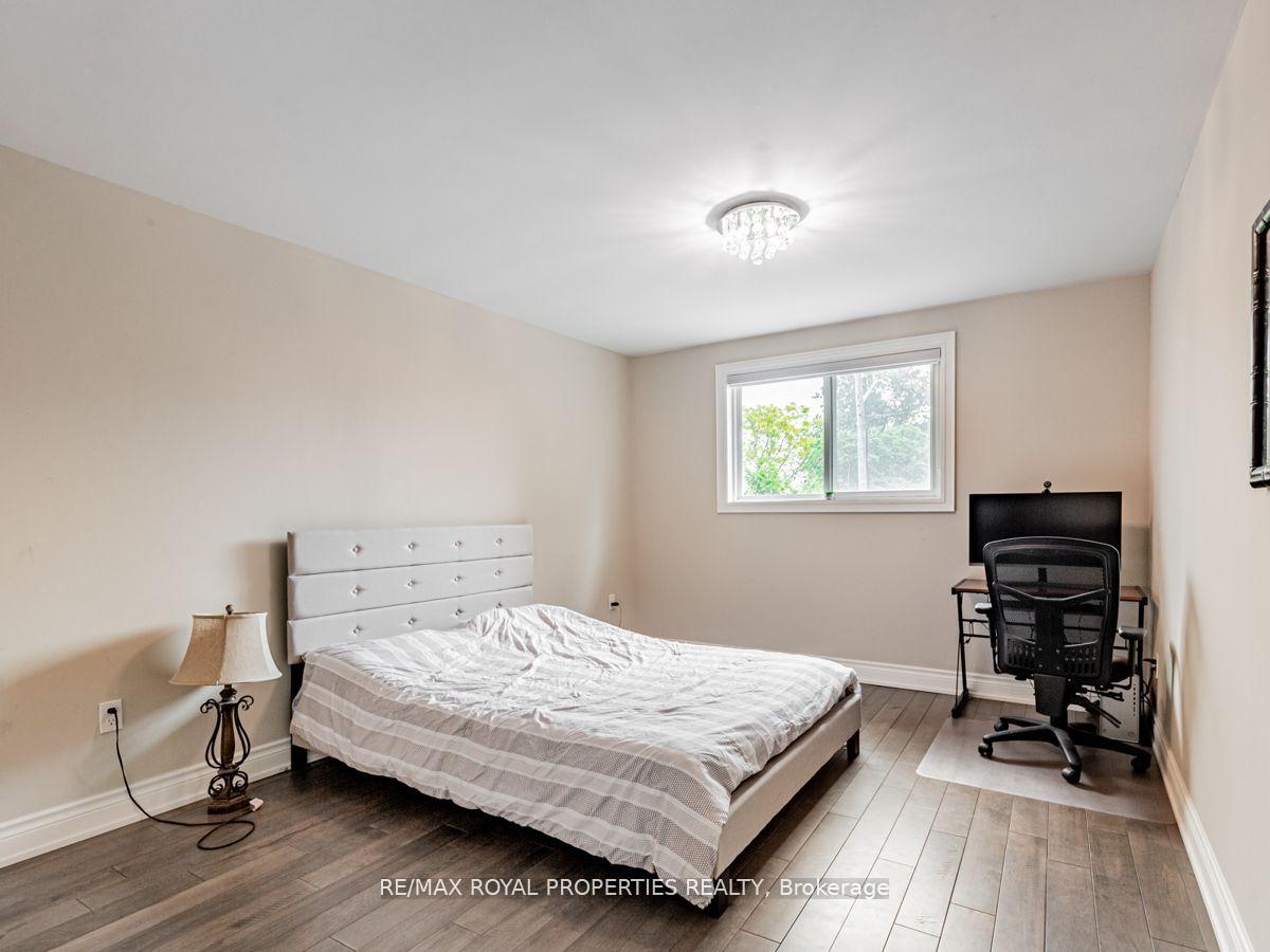 Photo 16 of 576 Bickle Drive, Oshawa, Northwood — HOMEH