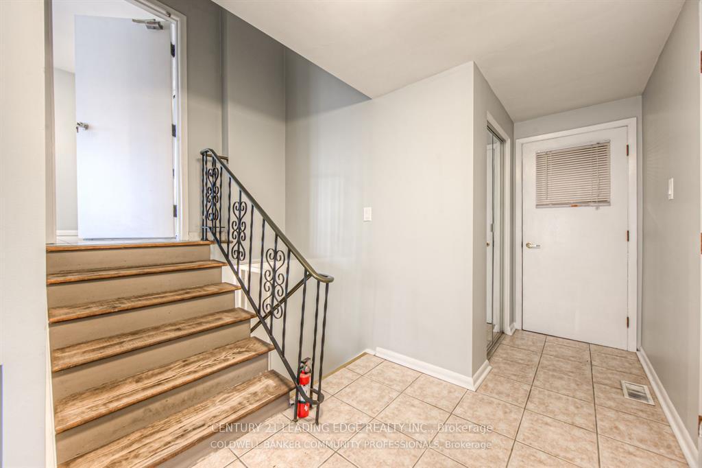 Photo 4 of Unit Main, 18 Caledon Avenue, Hamilton, Rolston — HOMEH