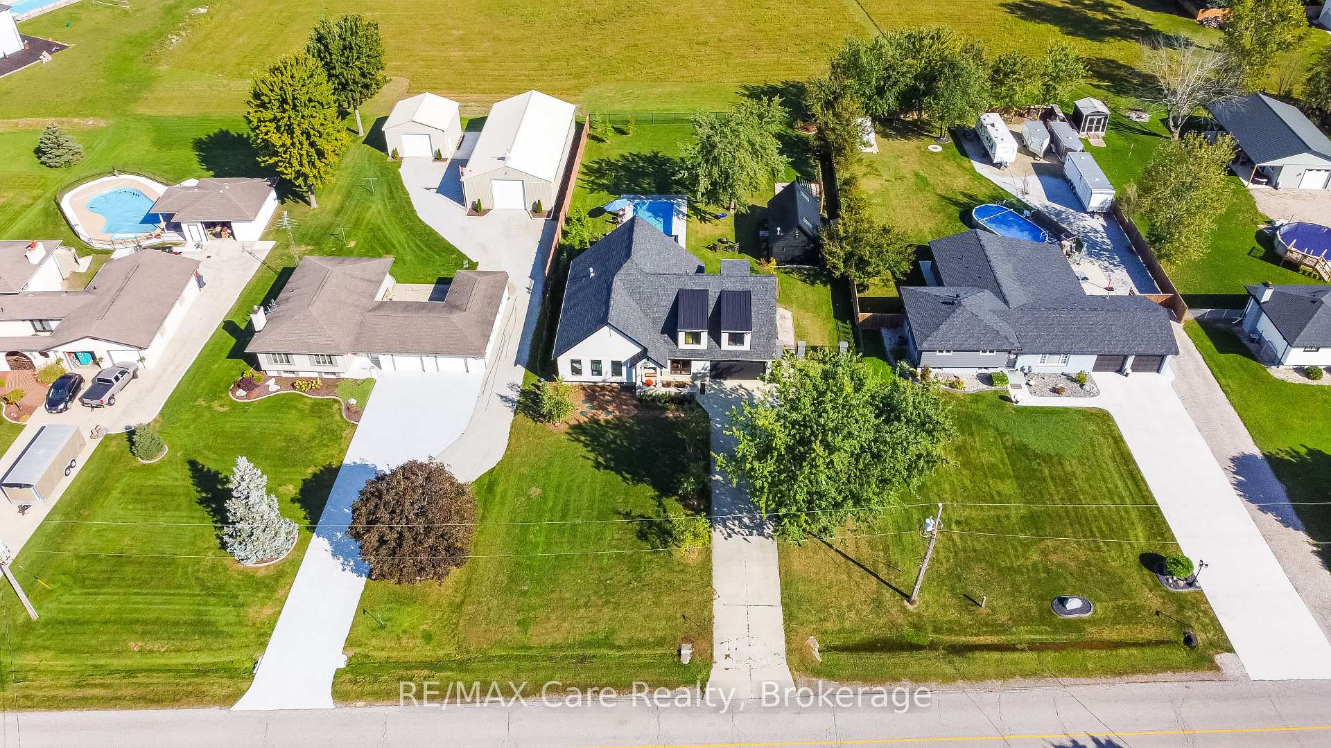 Photo 1 of 77 Bissonnette Lane, Lakeshore — HOMEH