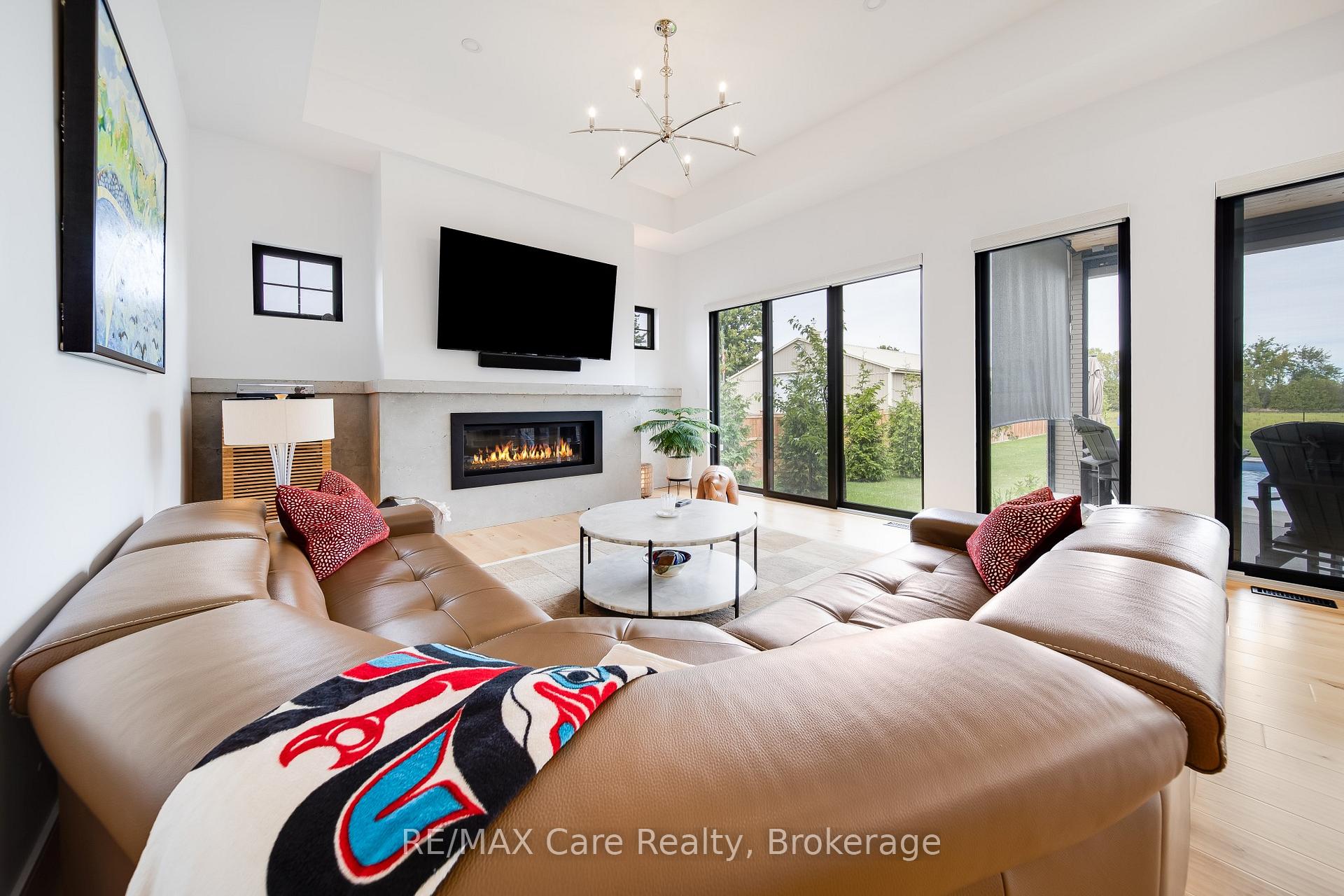 Photo 7 of 77 Bissonnette Lane, Lakeshore — HOMEH