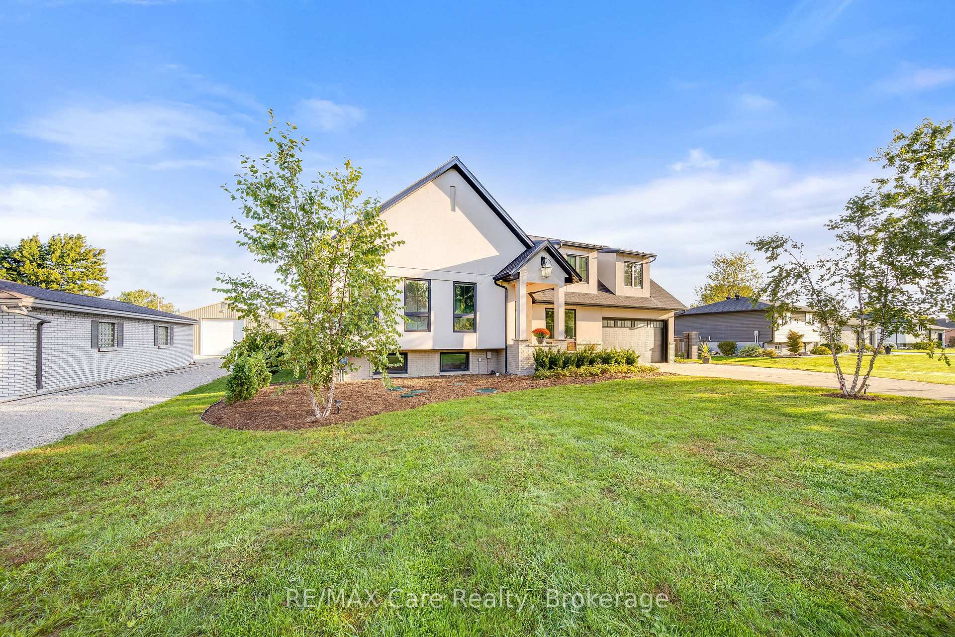 Photo 40 of 77 Bissonnette Lane, Lakeshore — HOMEH
