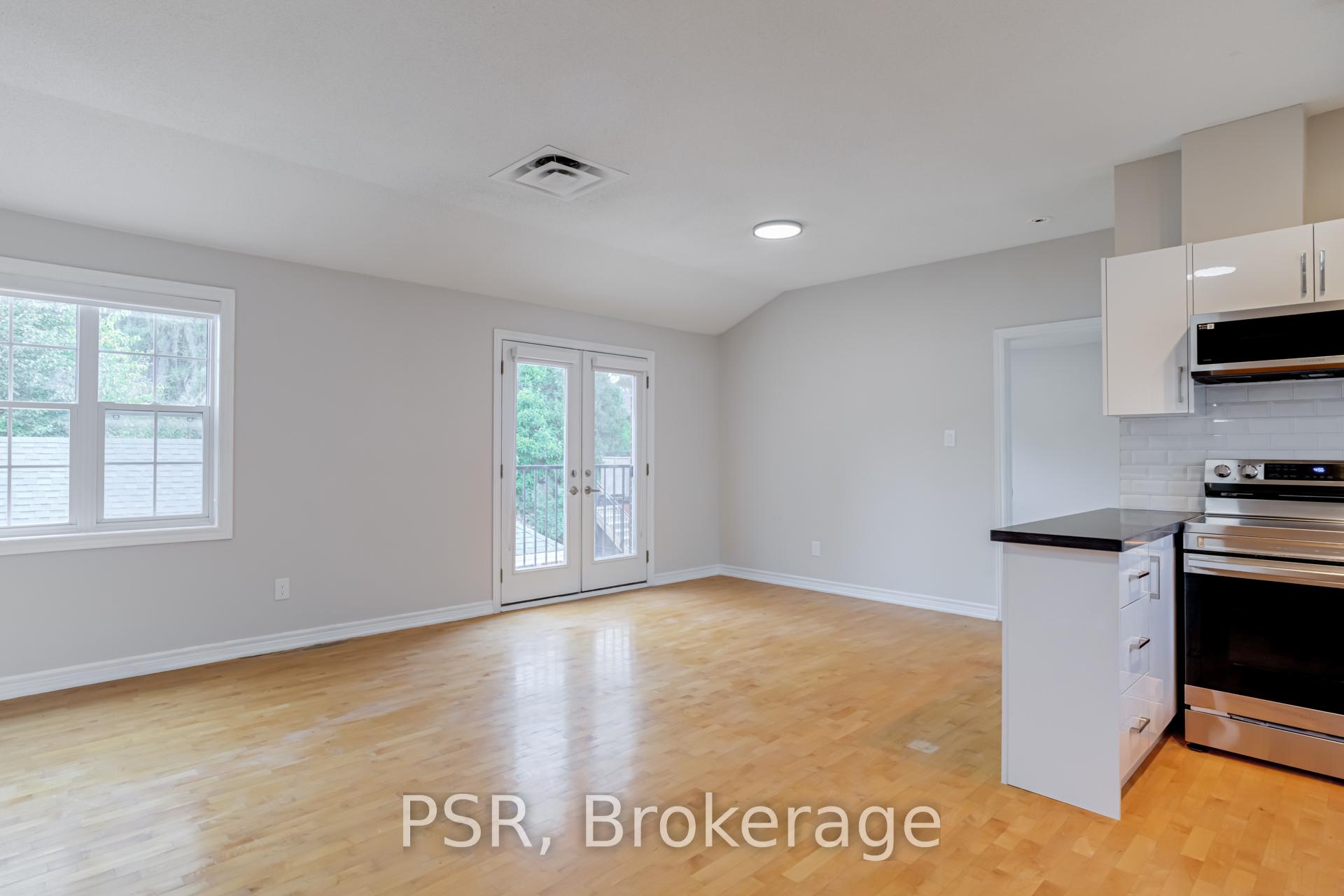 Photo 5 of Unit CH2, 9 Airdrie Road, Toronto, Leaside — HOMEH