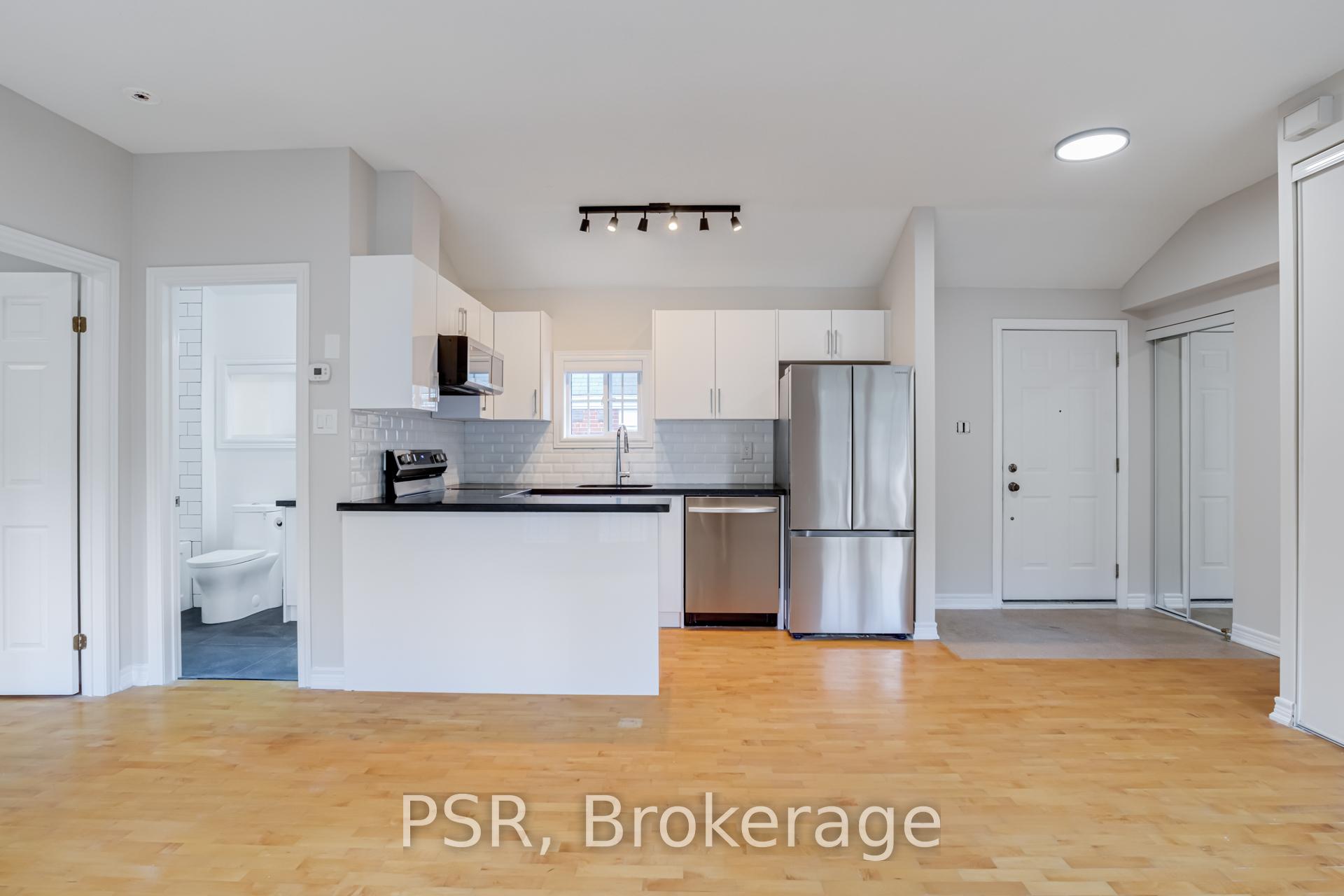 Photo 2 of Unit CH2, 9 Airdrie Road, Toronto, Leaside — HOMEH