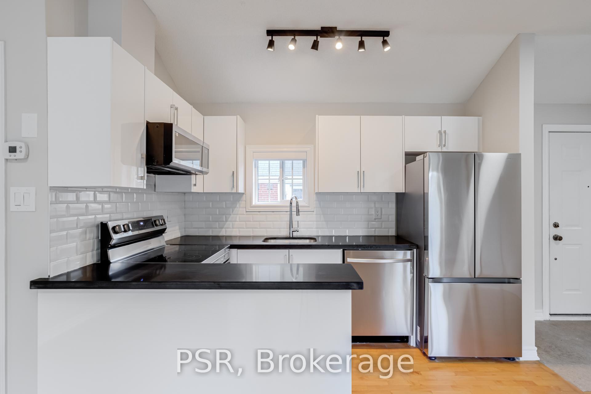 Photo 4 of Unit CH2, 9 Airdrie Road, Toronto, Leaside — HOMEH