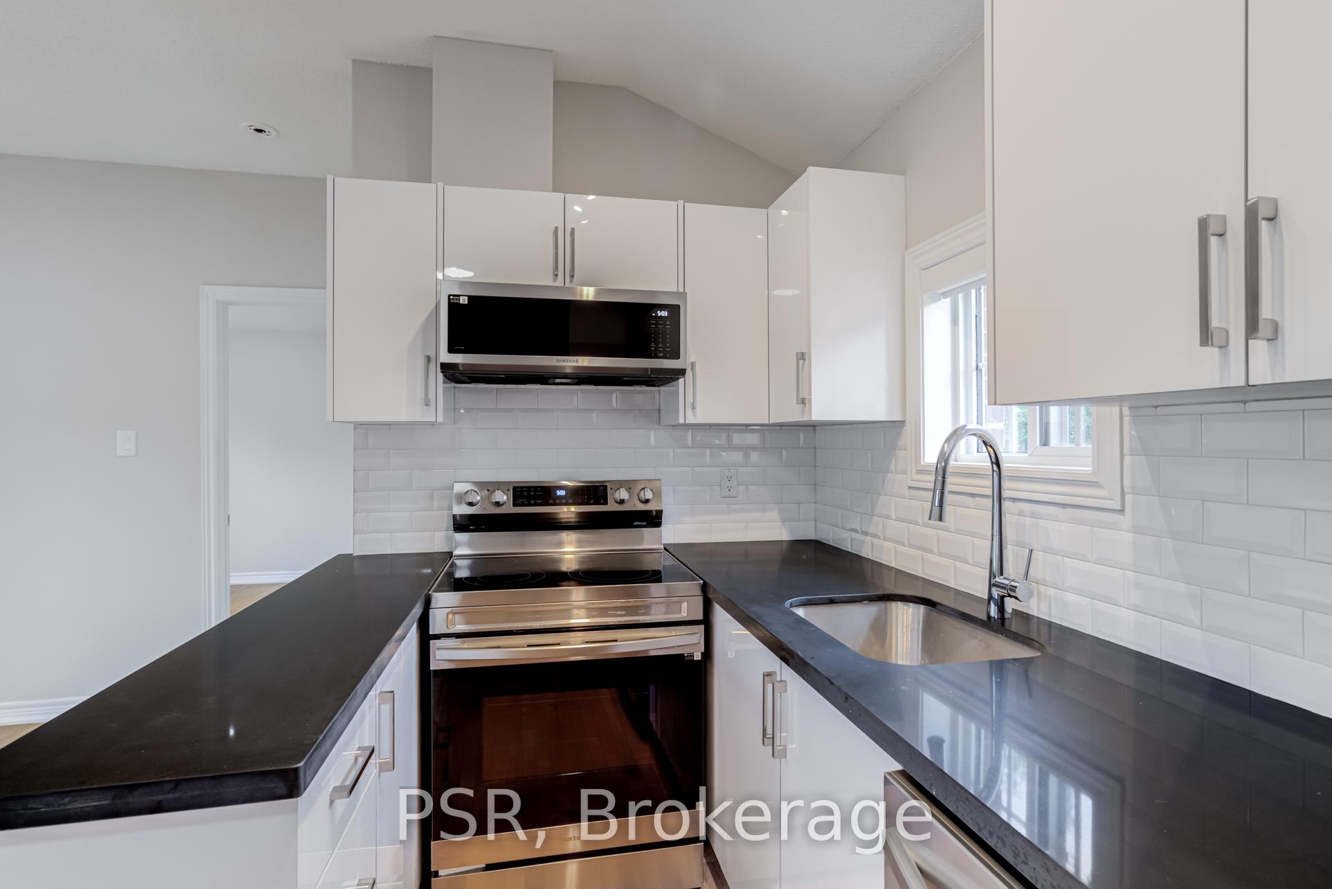 Photo 6 of Unit CH2, 9 Airdrie Road, Toronto, Leaside — HOMEH