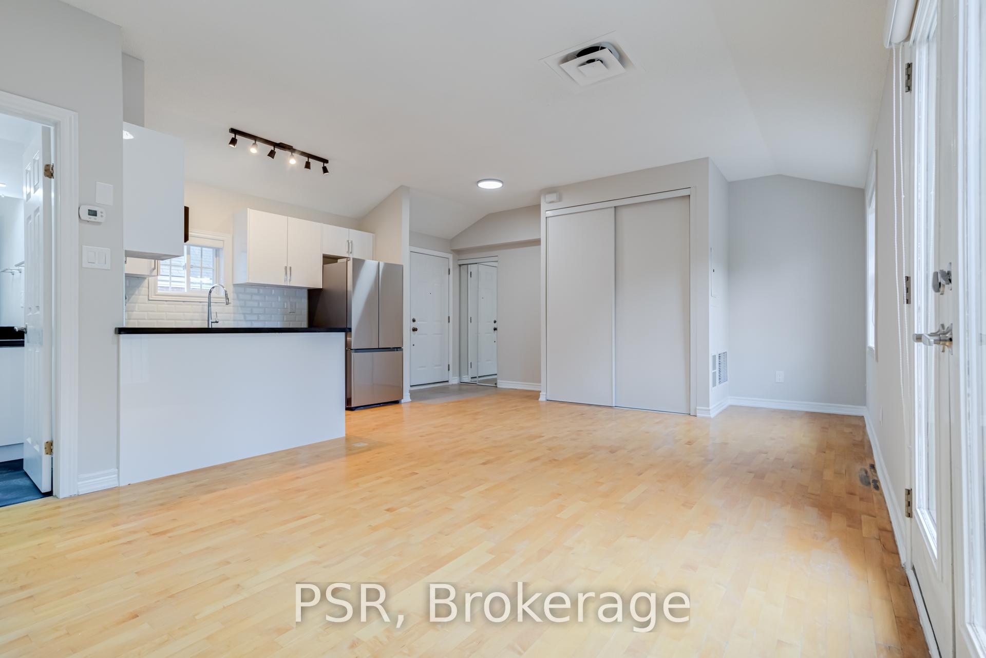 Photo 9 of Unit CH2, 9 Airdrie Road, Toronto, Leaside — HOMEH