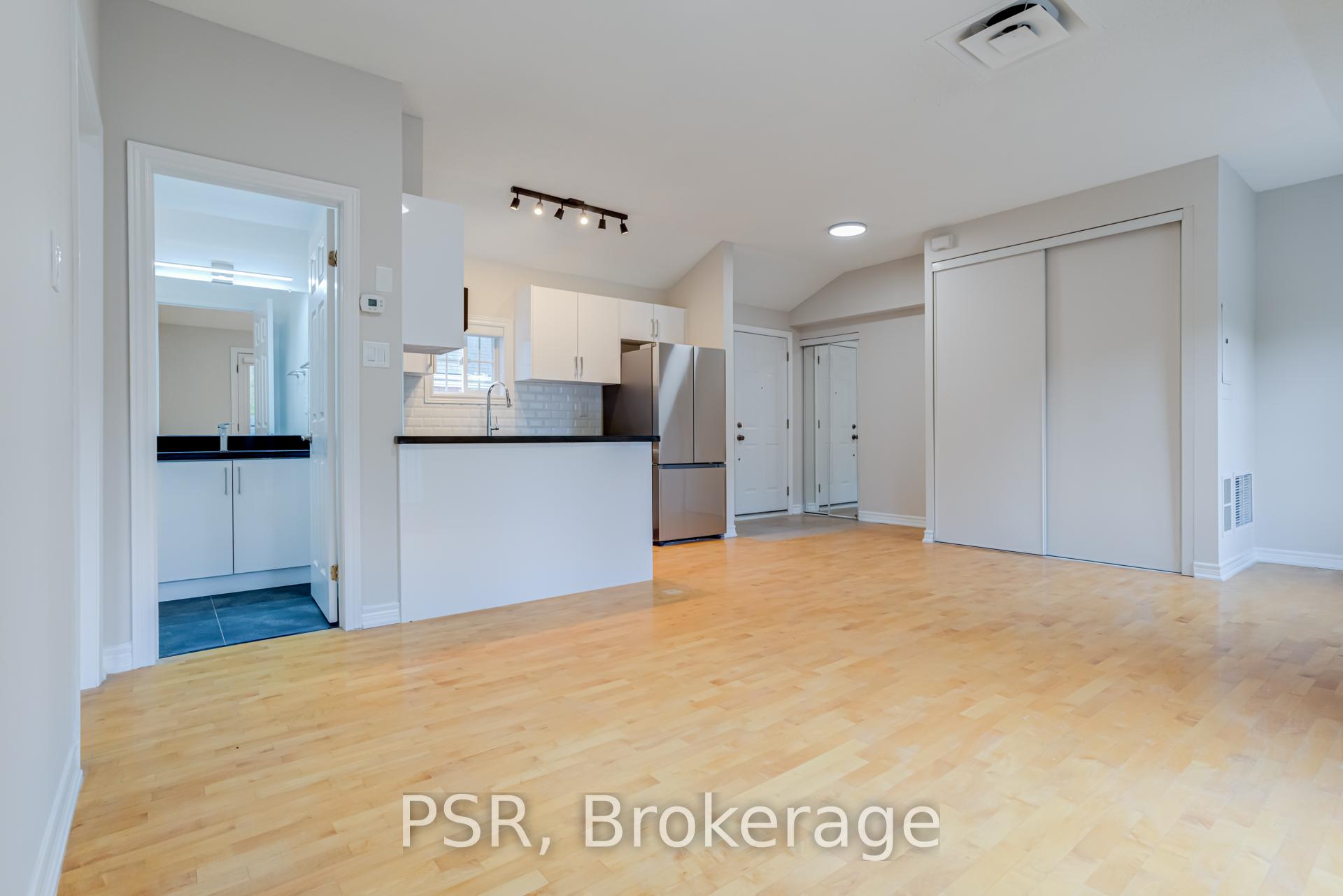 Photo 13 of Unit CH2, 9 Airdrie Road, Toronto, Leaside — HOMEH