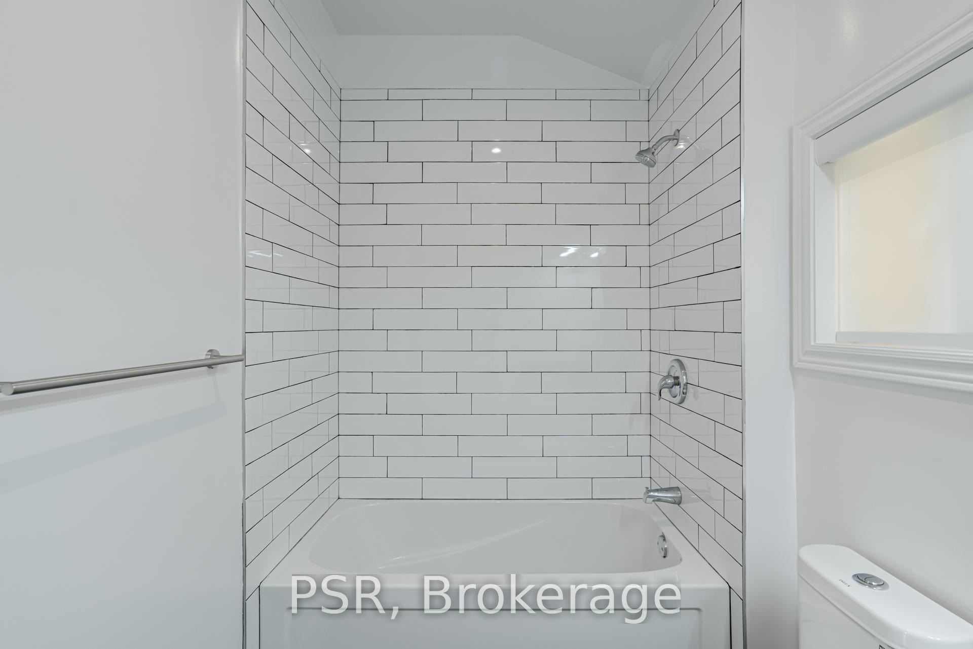 Photo 23 of Unit CH2, 9 Airdrie Road, Toronto, Leaside — HOMEH