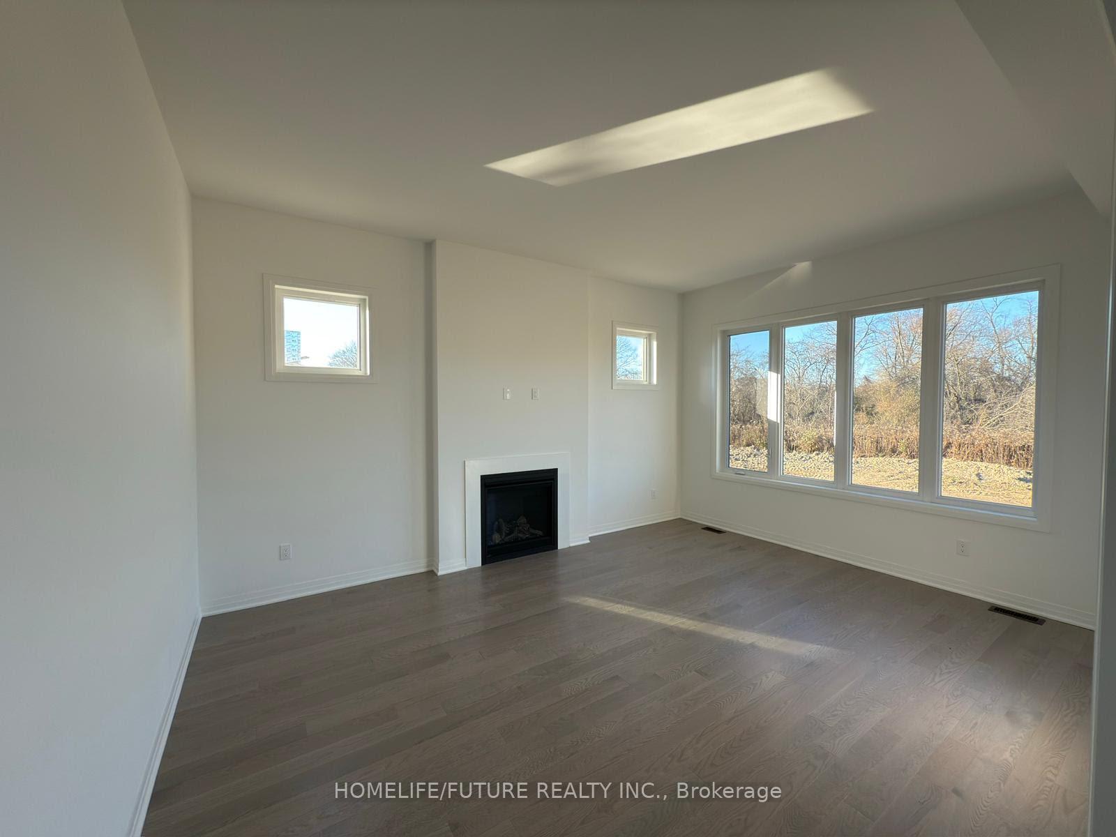 Photo 3 of 117 Deer Ridge Crescent, Whitby, Rural Whitby — HOMEH