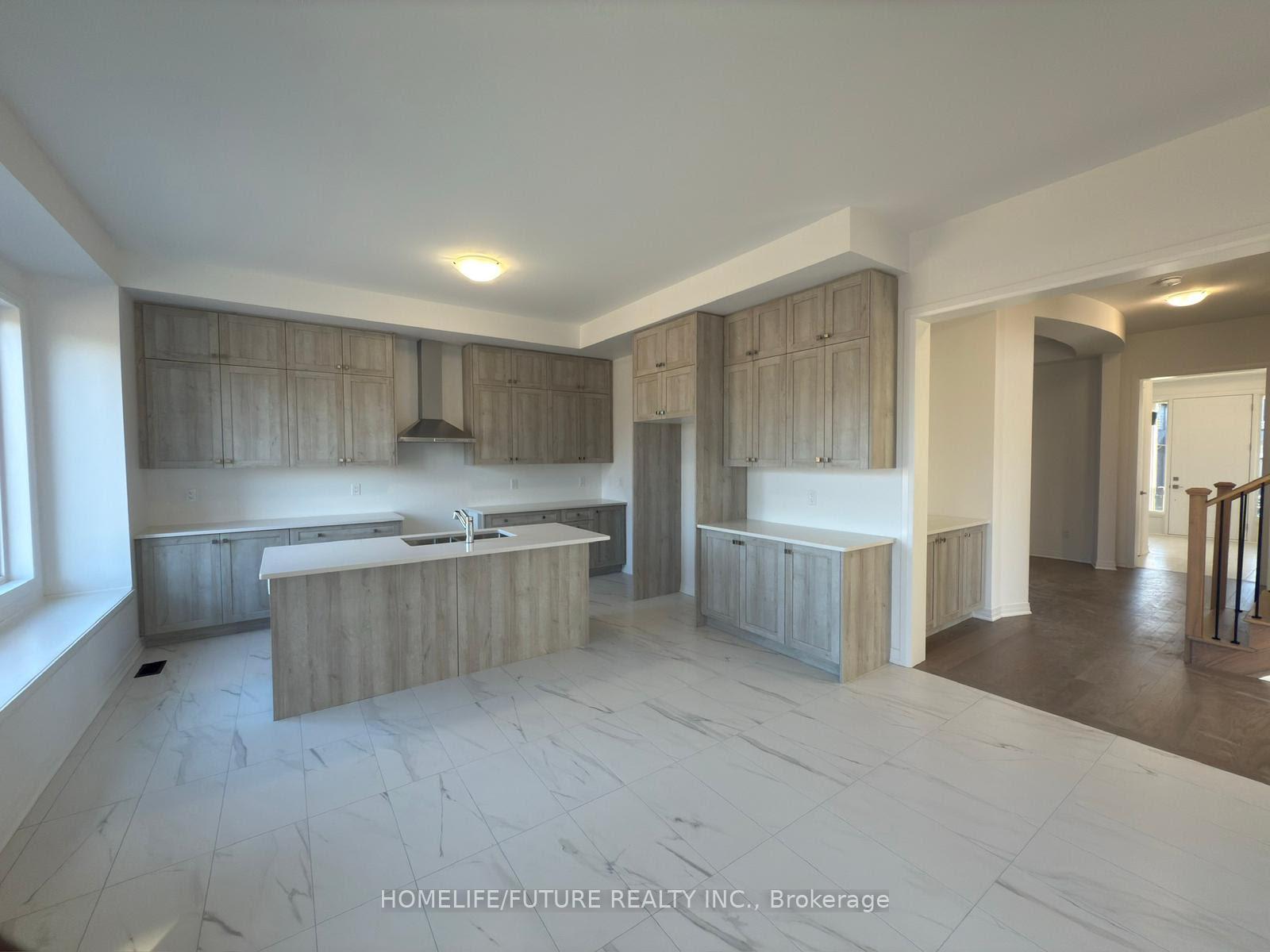 Photo 4 of 117 Deer Ridge Crescent, Whitby, Rural Whitby — HOMEH