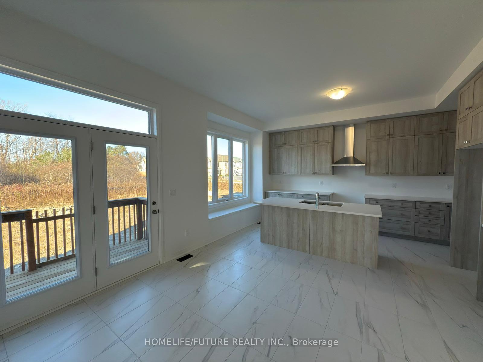 Photo 5 of 117 Deer Ridge Crescent, Whitby, Rural Whitby — HOMEH