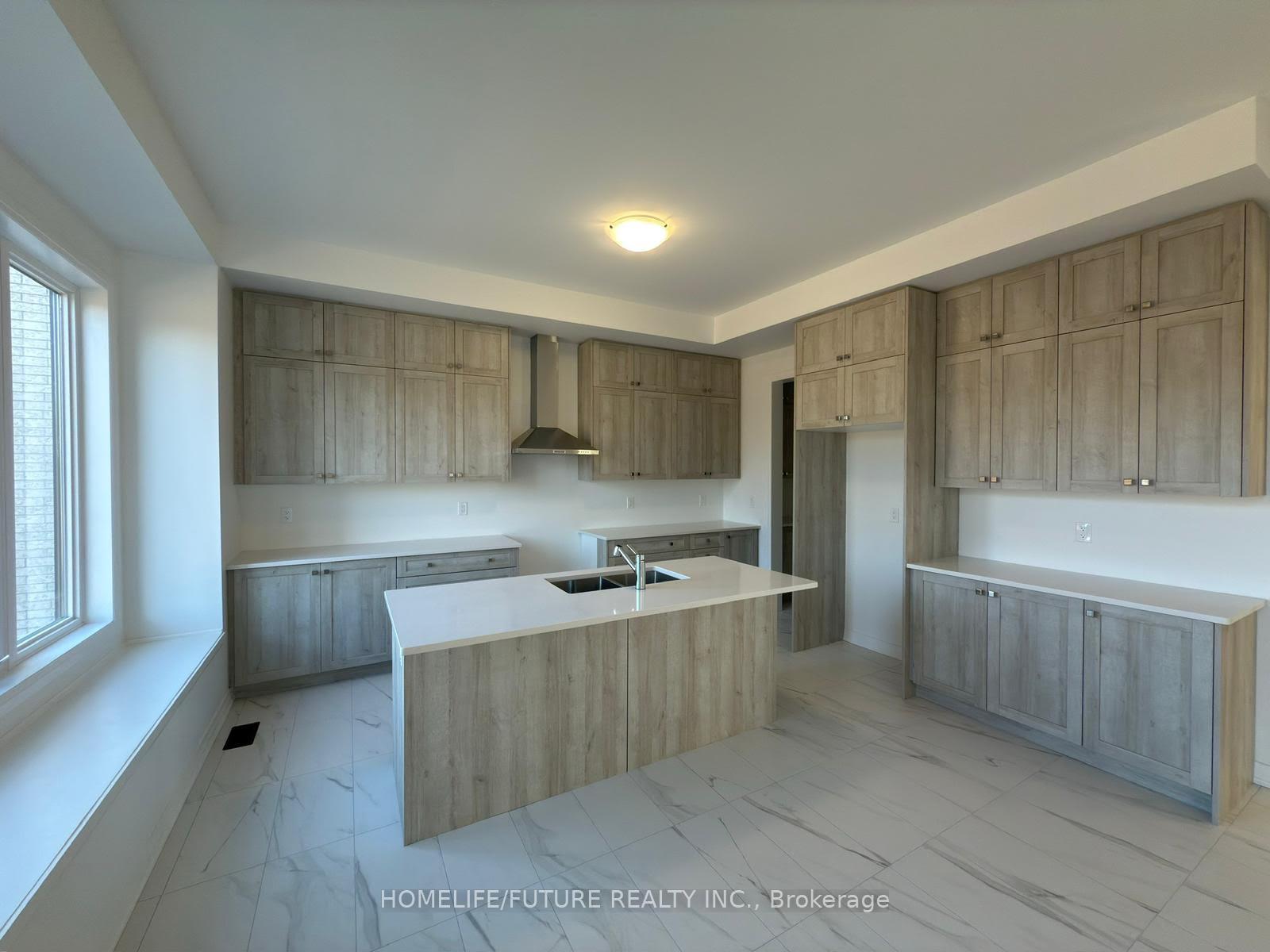Photo 6 of 117 Deer Ridge Crescent, Whitby, Rural Whitby — HOMEH