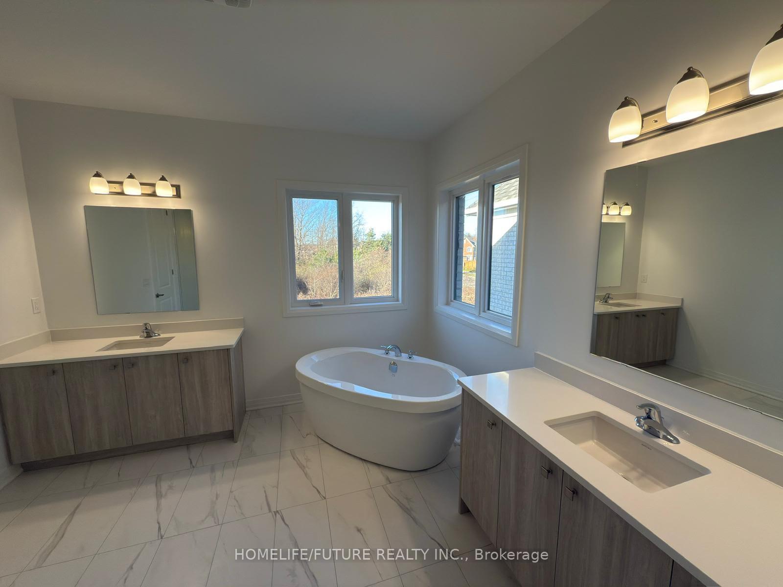 Photo 9 of 117 Deer Ridge Crescent, Whitby, Rural Whitby — HOMEH