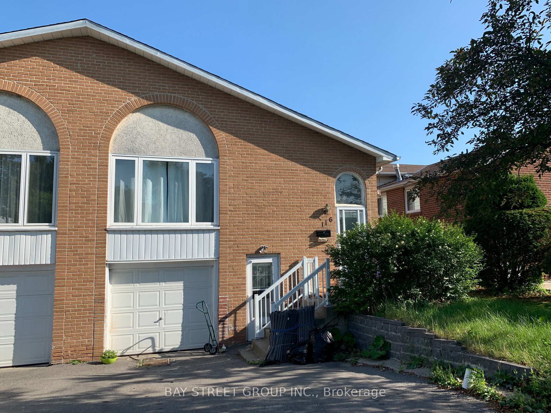 Front of Unit Ground, 116 Hildenboro Square