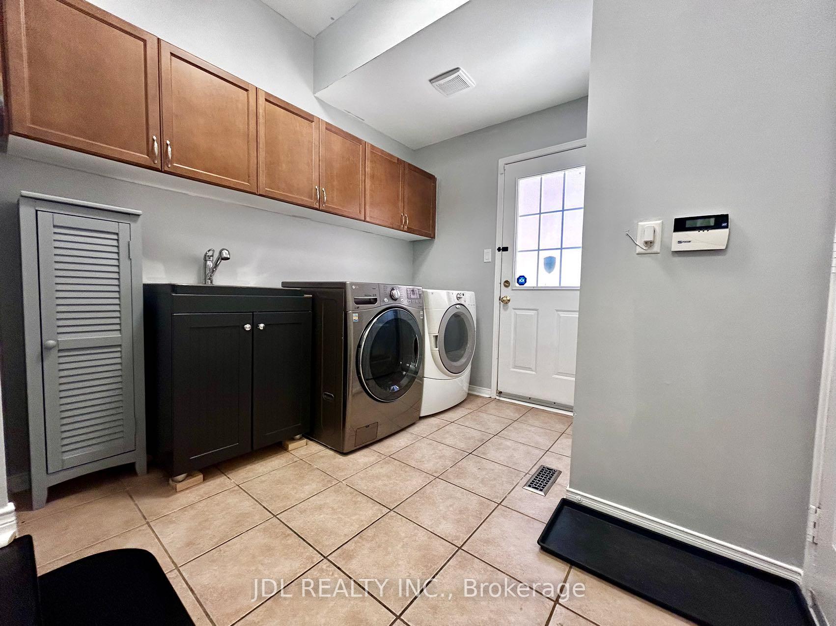Photo 8 of 29 dunwell Crescent, Ajax, Northeast Ajax — HOMEH