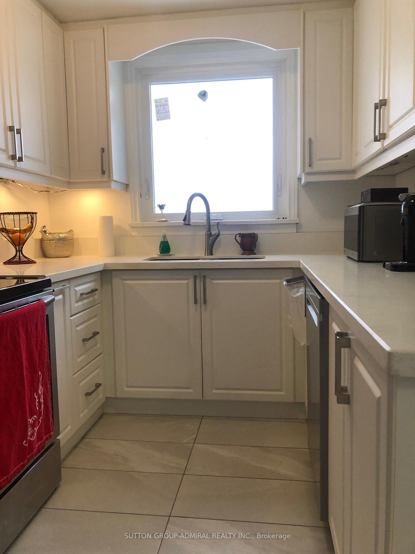 Photo 4 of Unit Main, 38 Glen Cameron Road, Markham, Thornhill — HOMEH