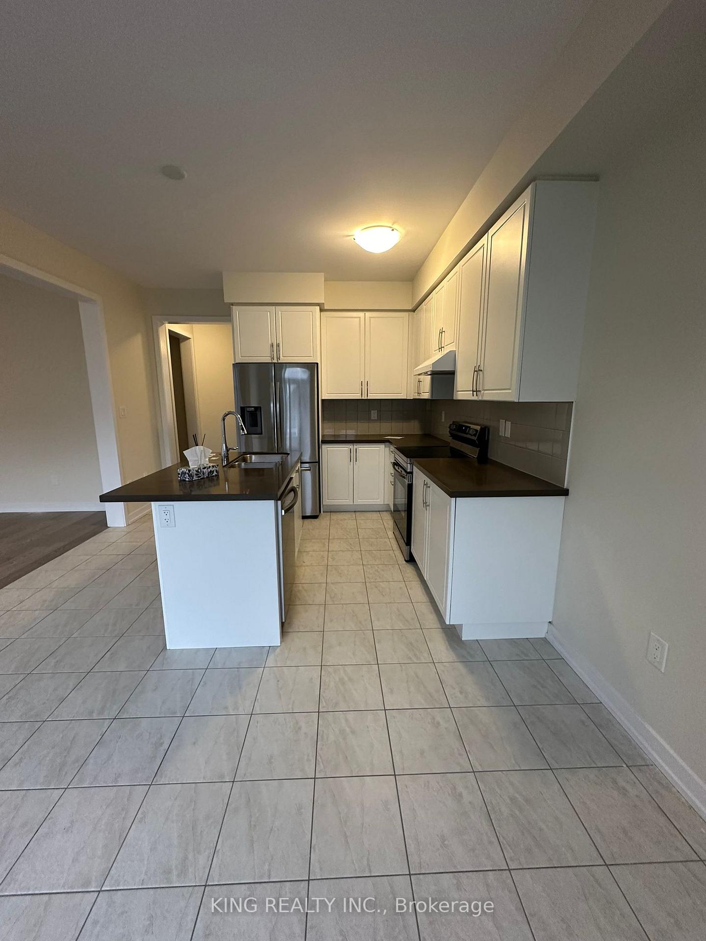 Photo 2 of 200 Whithorn Crescent, Haldimand — HOMEH