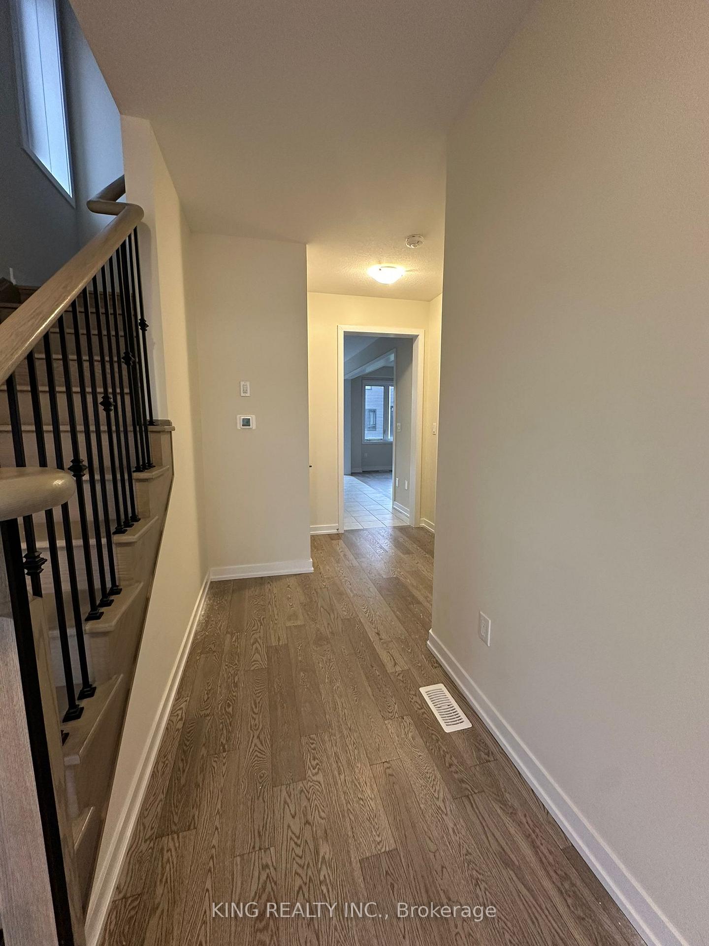 Photo 10 of 200 Whithorn Crescent, Haldimand — HOMEH