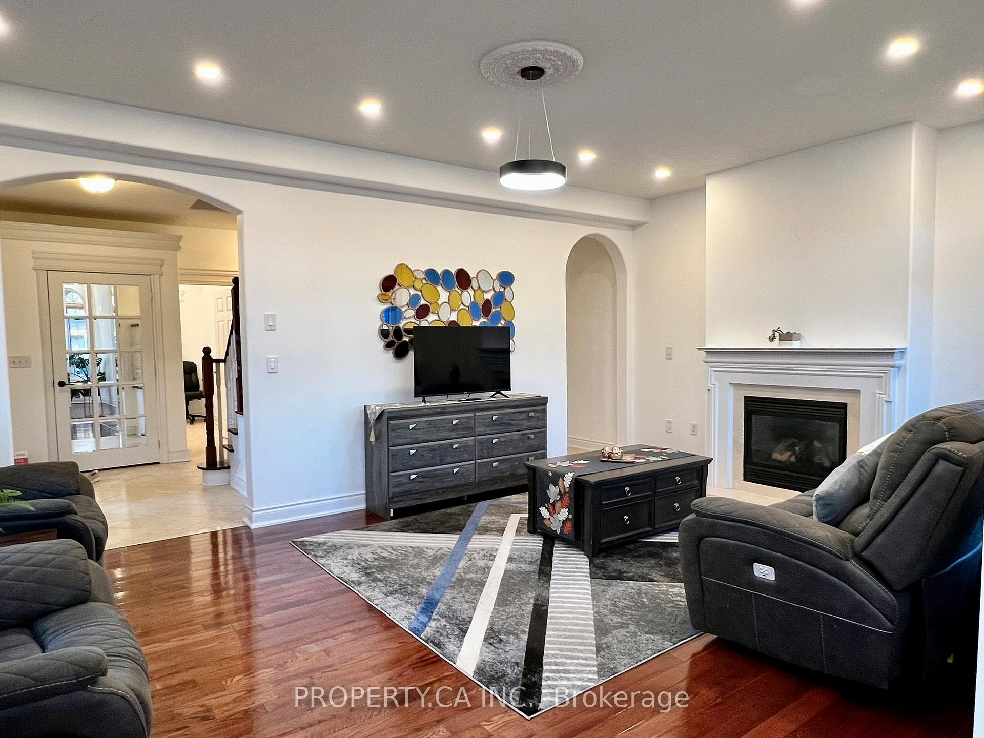 Photo 14 of 3 Stuart Avenue, Barrie, Innis-Shore — HOMEH