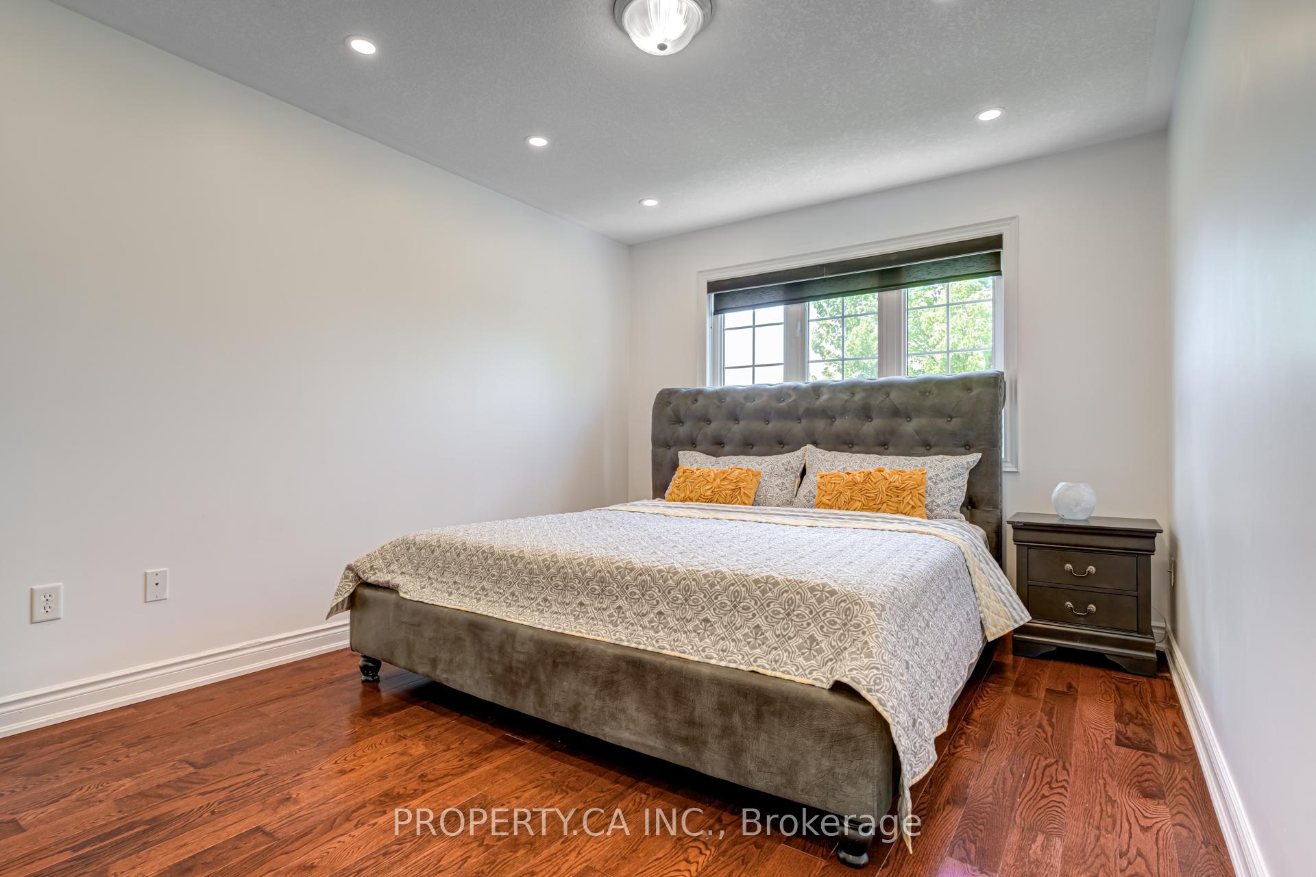 Photo 28 of 3 Stuart Avenue, Barrie, Innis-Shore — HOMEH