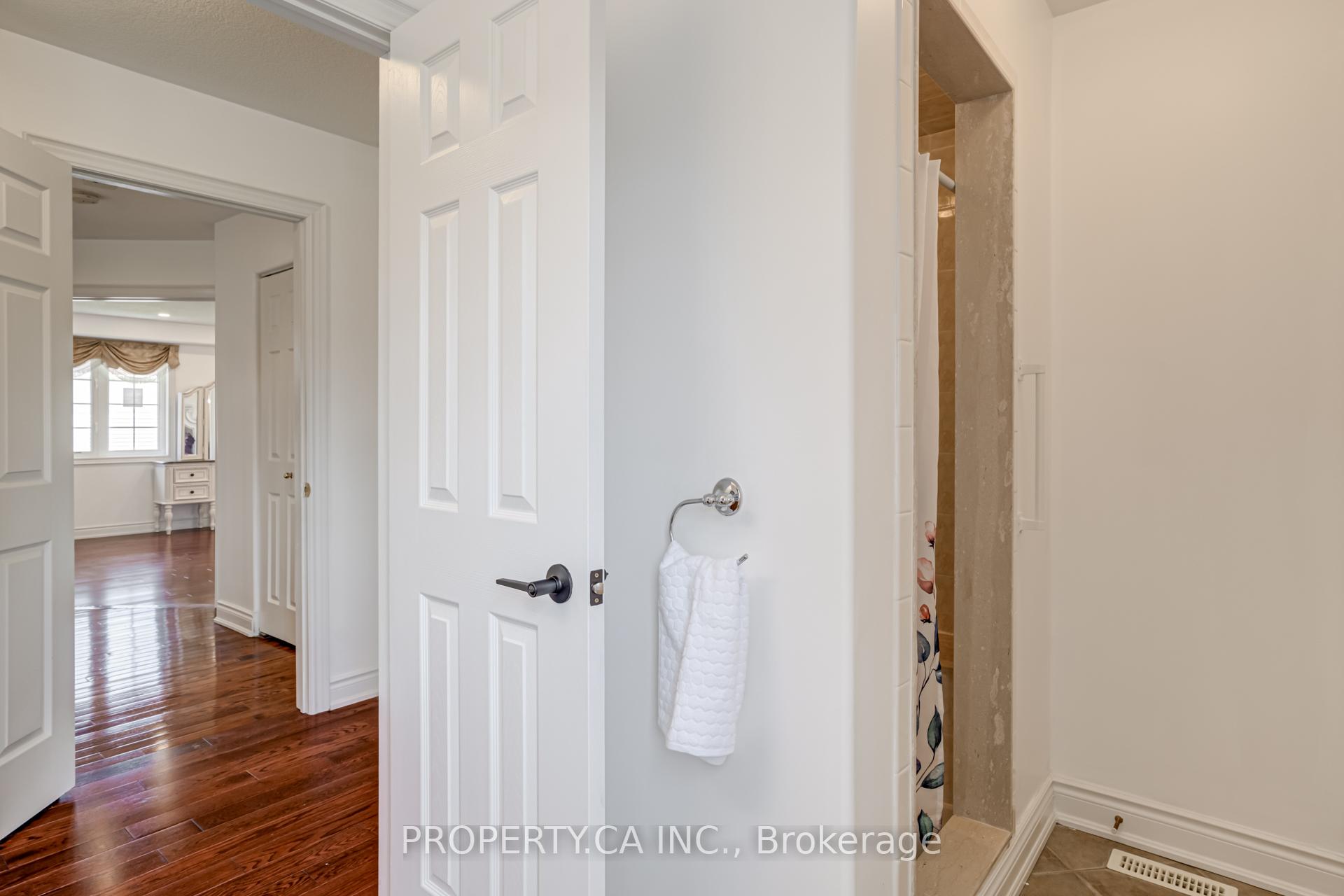 Photo 24 of 3 Stuart Avenue, Barrie, Innis-Shore — HOMEH