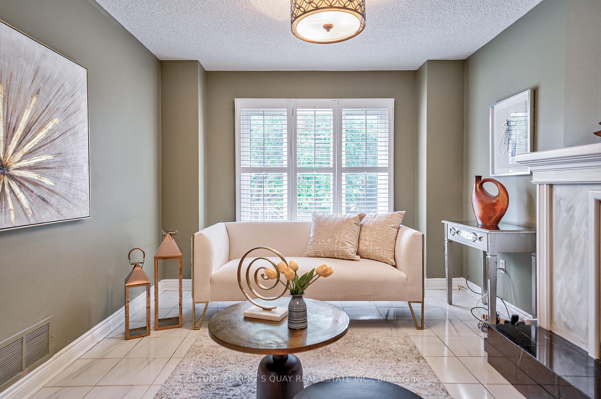Photo 11 of 345 Manhattan Drive, Markham, Markville — HOMEH