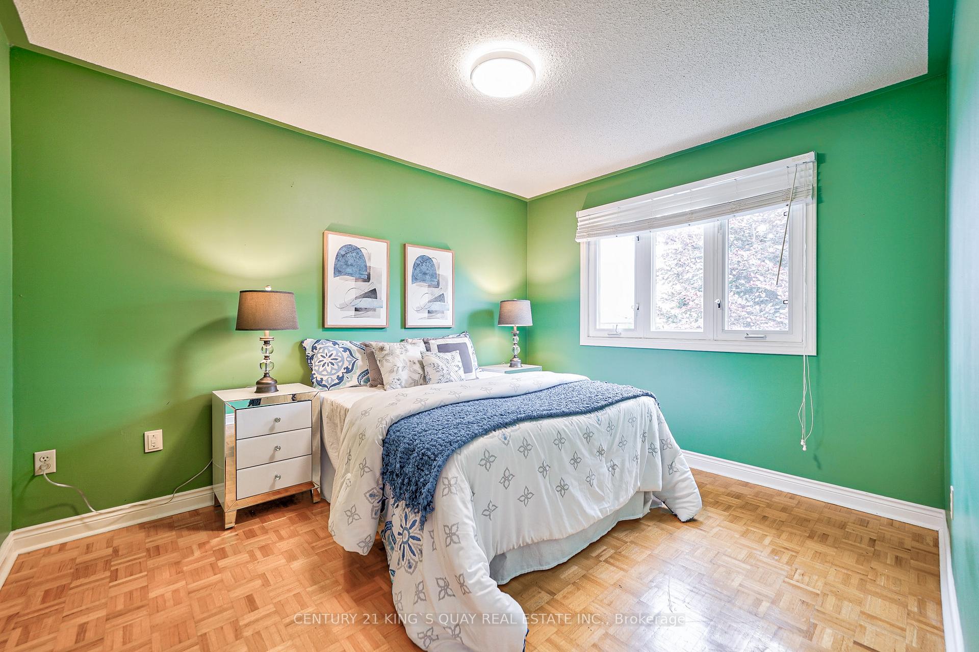 Photo 9 of 345 Manhattan Drive, Markham, Markville — HOMEH