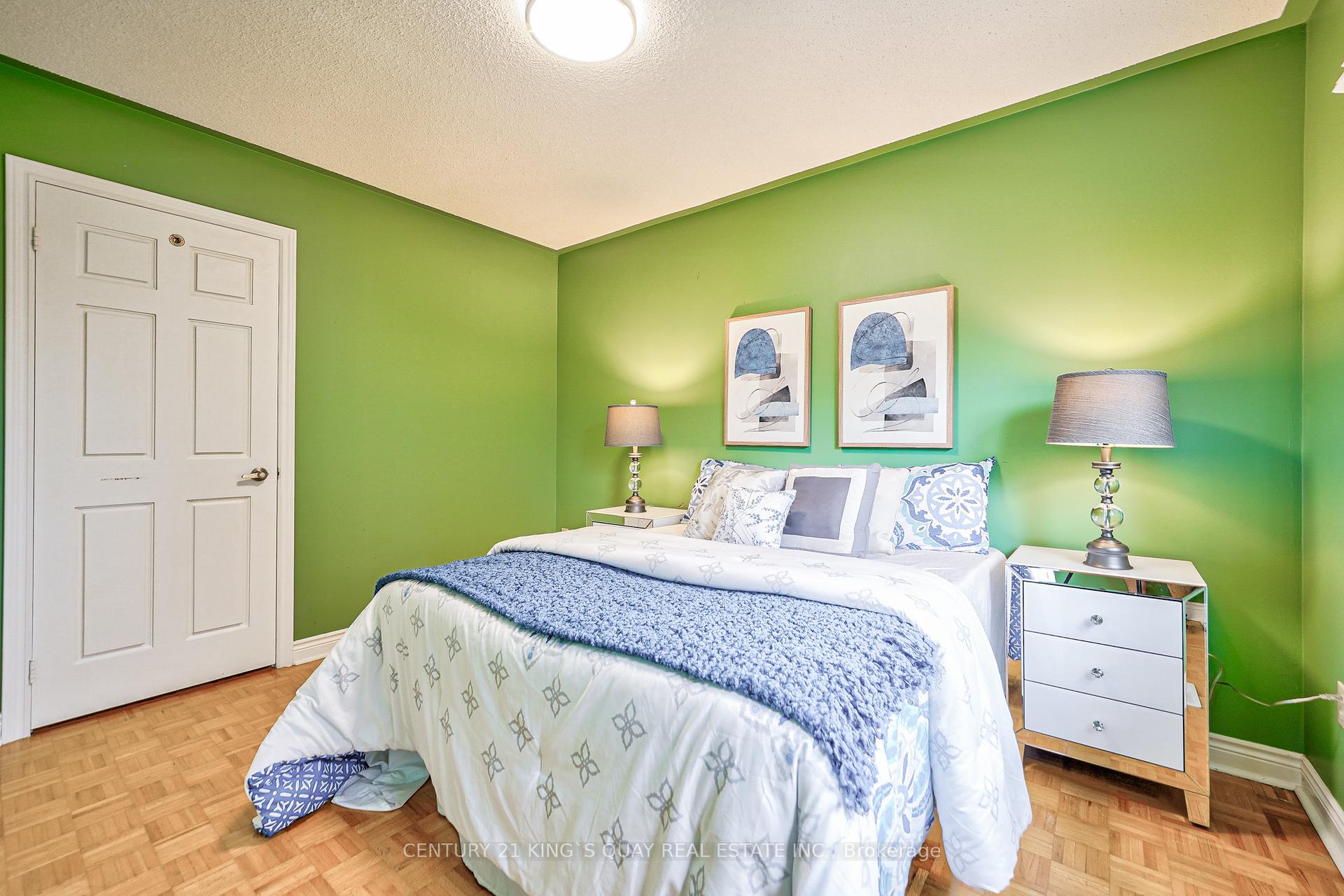 Photo 14 of 345 Manhattan Drive, Markham, Markville — HOMEH