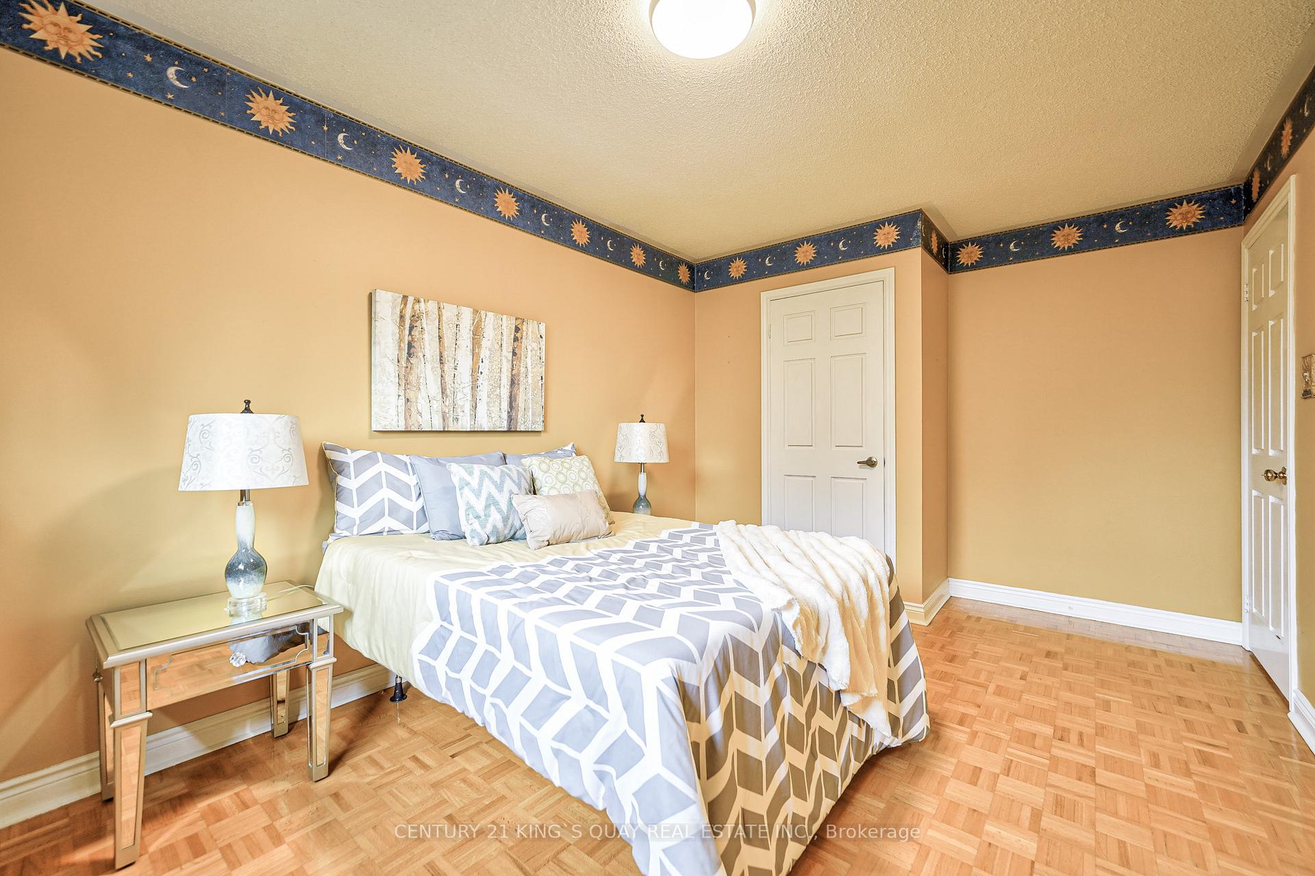 Photo 16 of 345 Manhattan Drive, Markham, Markville — HOMEH