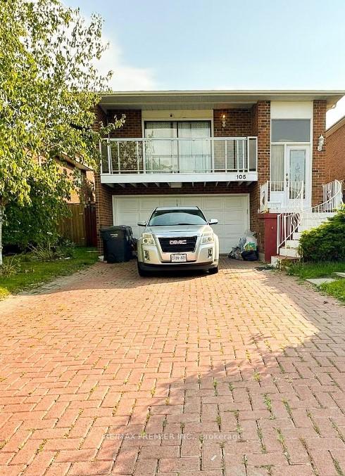 Front of Unit Upper, 105 Fairglen Avenue W