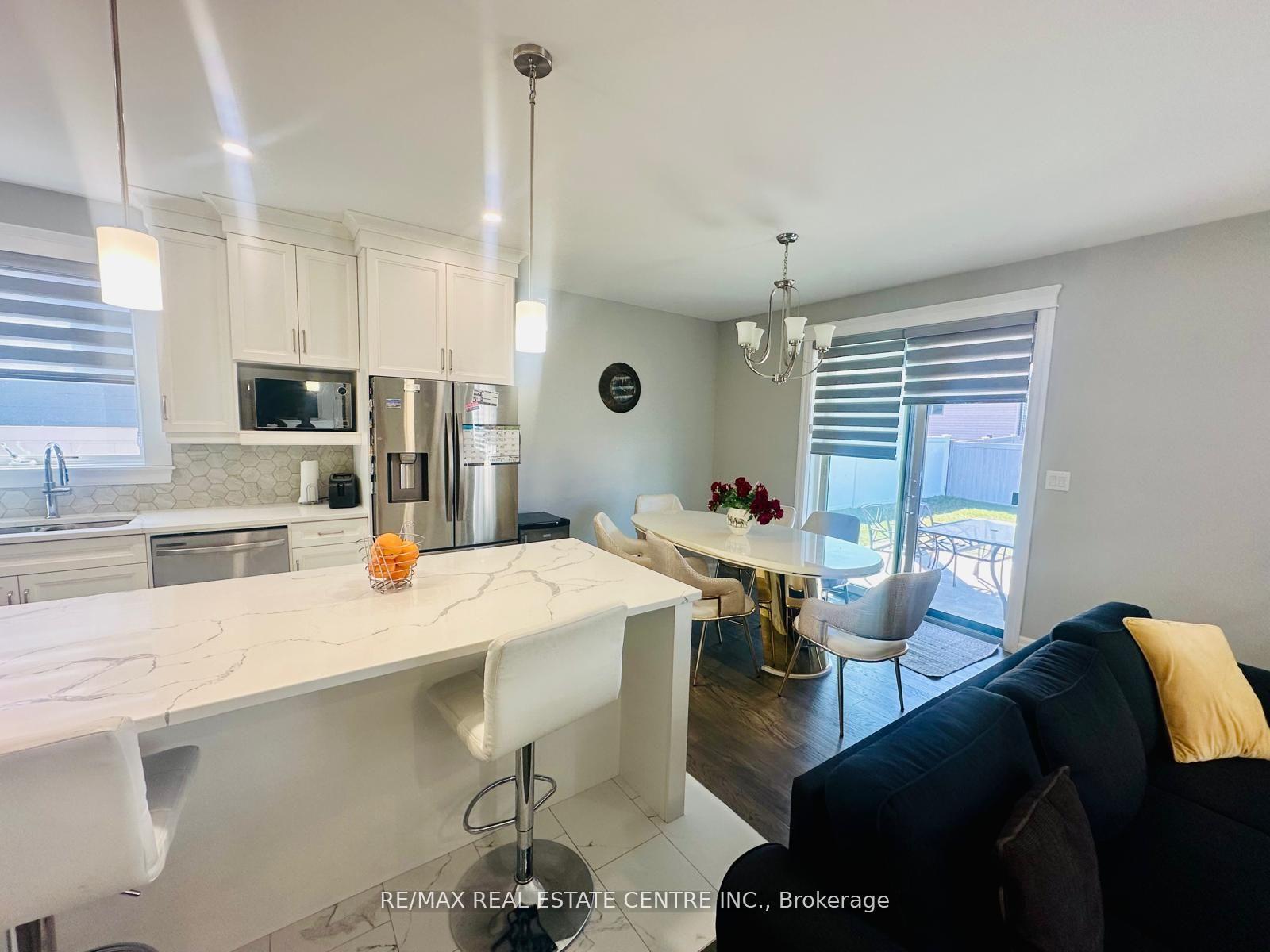 Photo 13 of 362 Christine Avenue, Lakeshore — HOMEH