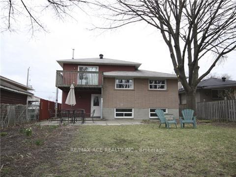 Photo 9 of 18 Oakridge Drive, Scarborough, Cliffcrest — HOMEH