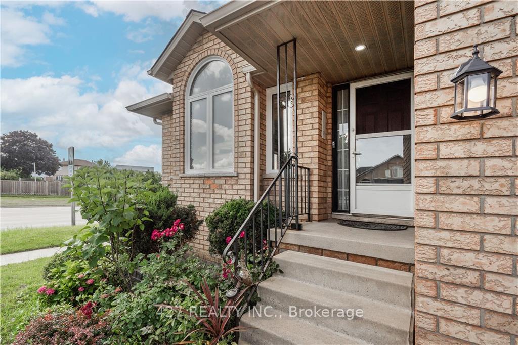 Photo 3 of 1 Resolute(upper Unit) Drive, Hamilton, Rushdale — HOMEH