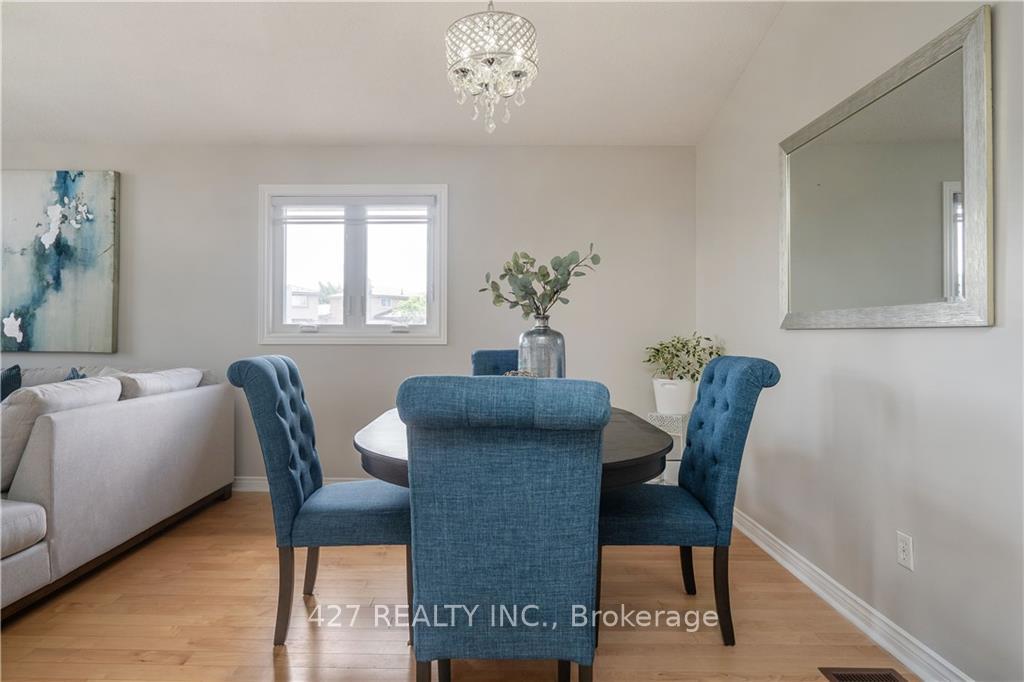 Photo 5 of 1 Resolute(upper Unit) Drive, Hamilton, Rushdale — HOMEH