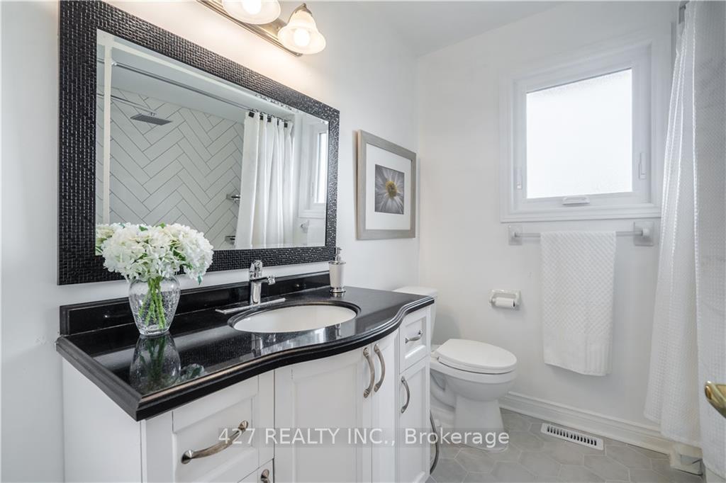 Photo 12 of 1 Resolute(upper Unit) Drive, Hamilton, Rushdale — HOMEH