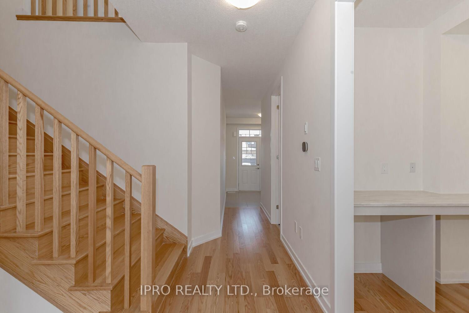 Photo 3 of 23 Wintergreen Crescent, Haldimand — HOMEH