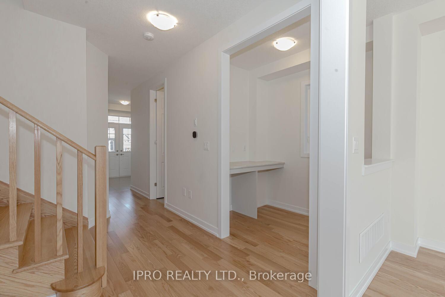 Photo 5 of 23 Wintergreen Crescent, Haldimand — HOMEH
