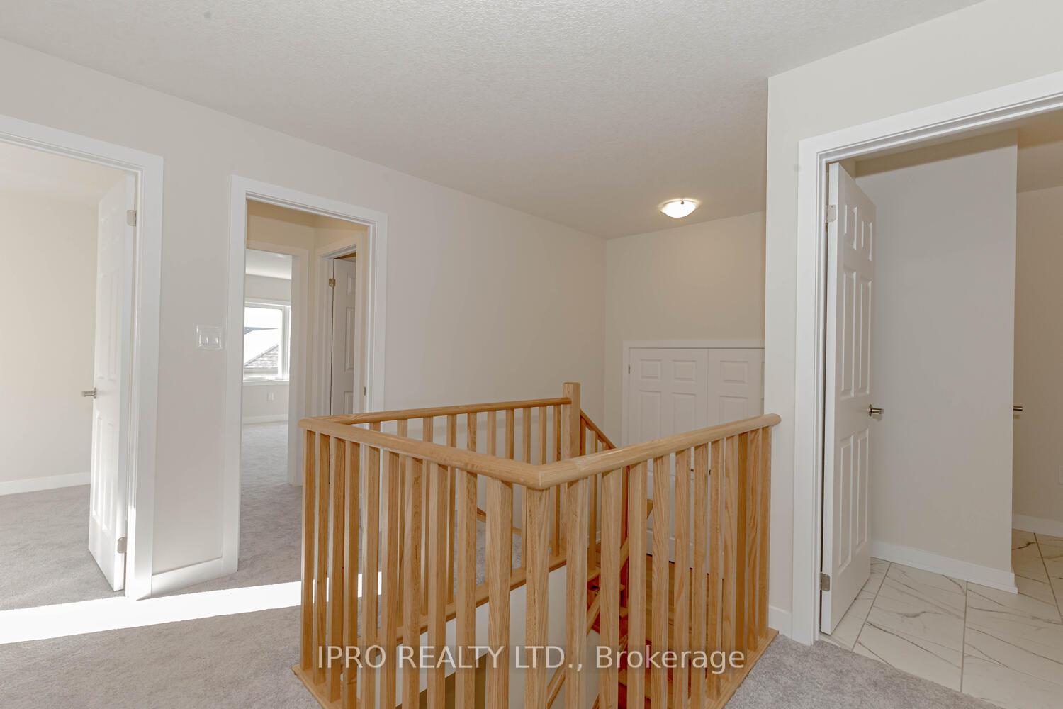 Photo 11 of 23 Wintergreen Crescent, Haldimand — HOMEH