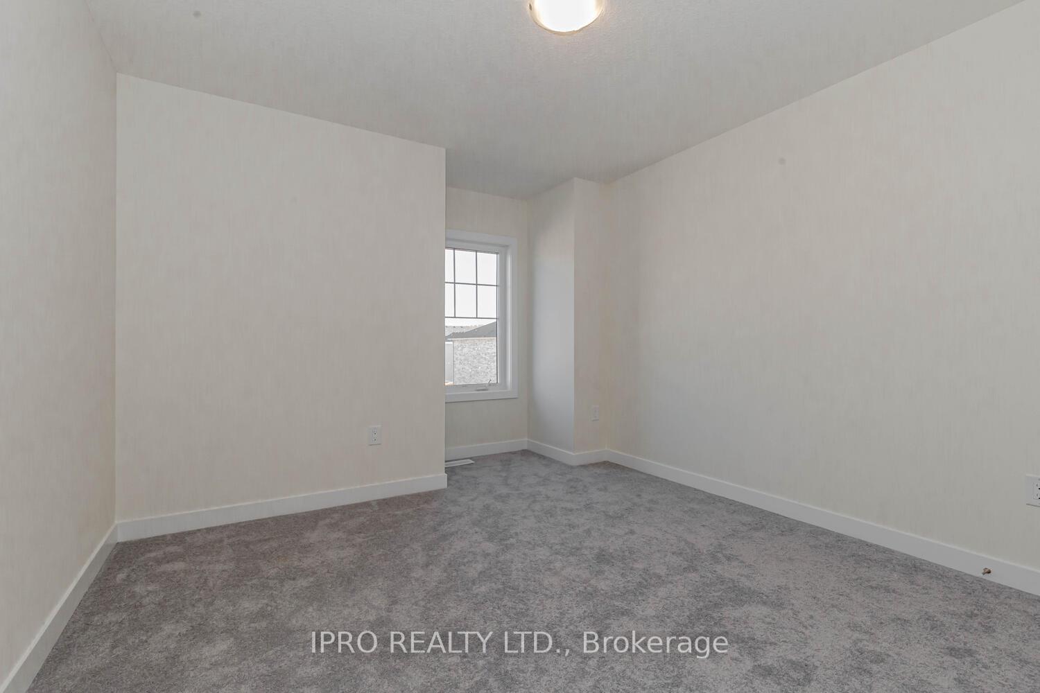 Photo 18 of 23 Wintergreen Crescent, Haldimand — HOMEH