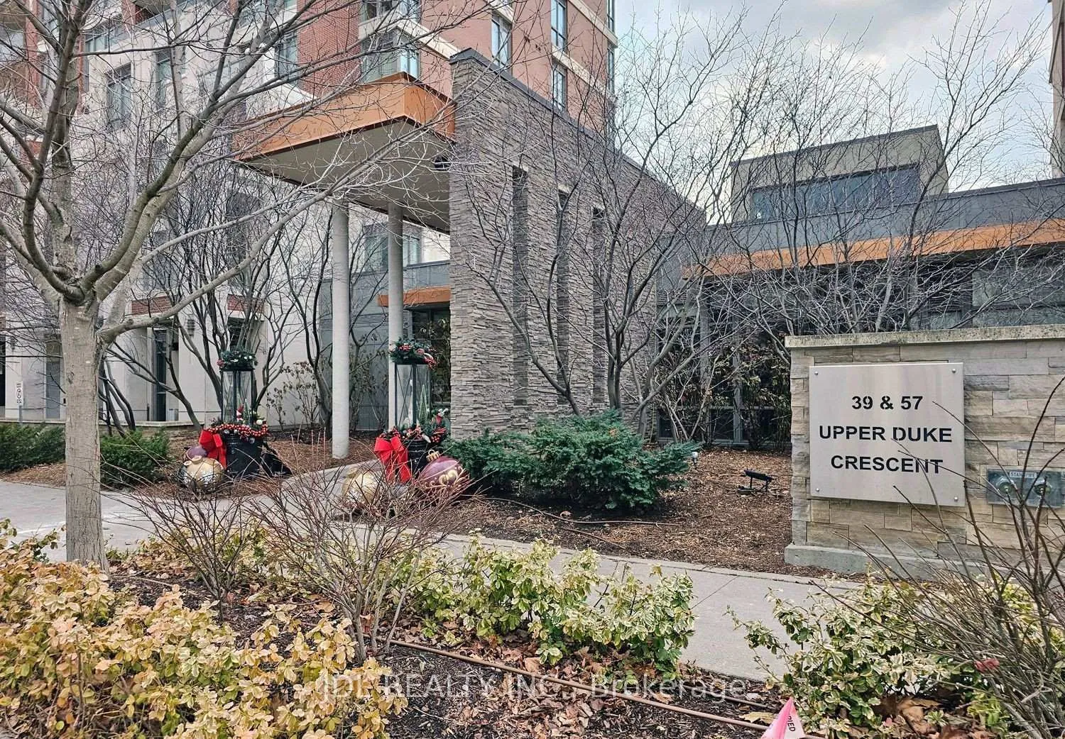 Photo 2 of Unit 107, 57 Upper Duke Crescent, Markham, Unionville — HOMEH