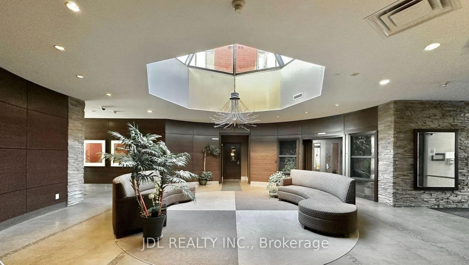 Photo 3 of Unit 107, 57 Upper Duke Crescent, Markham, Unionville — HOMEH