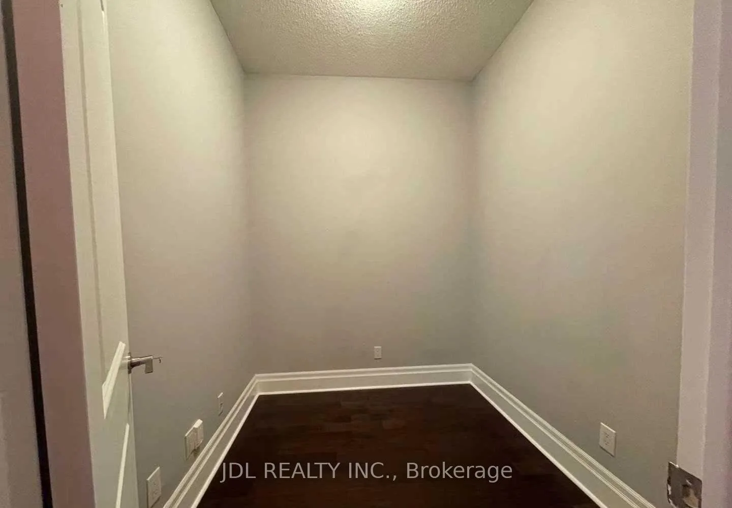 Photo 5 of Unit 107, 57 Upper Duke Crescent, Markham, Unionville — HOMEH