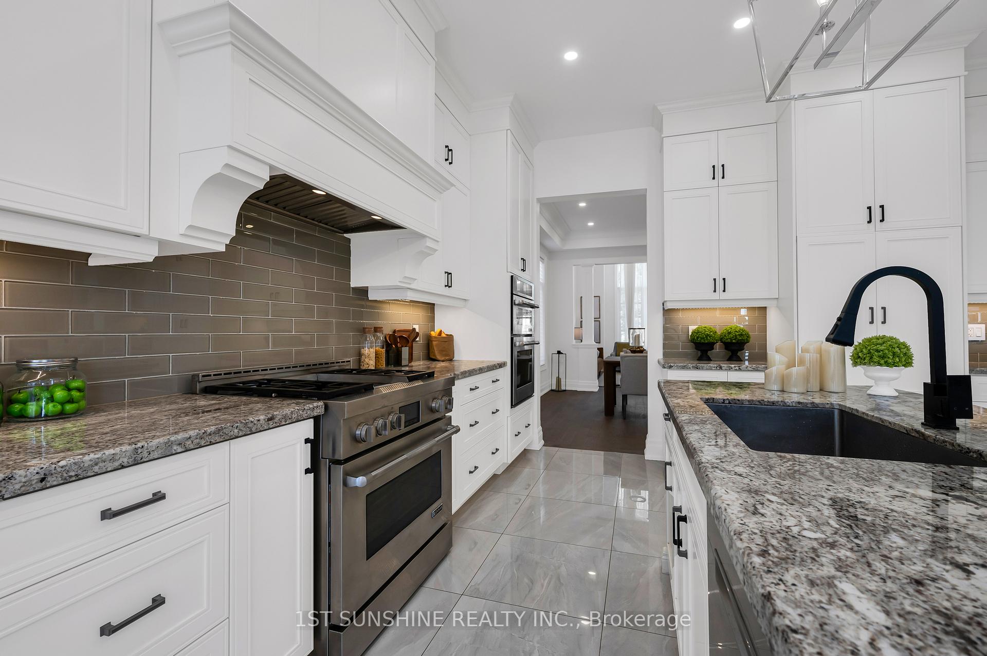Photo 11 of 18 Legacy Lane, Hamilton, Ancaster — HOMEH